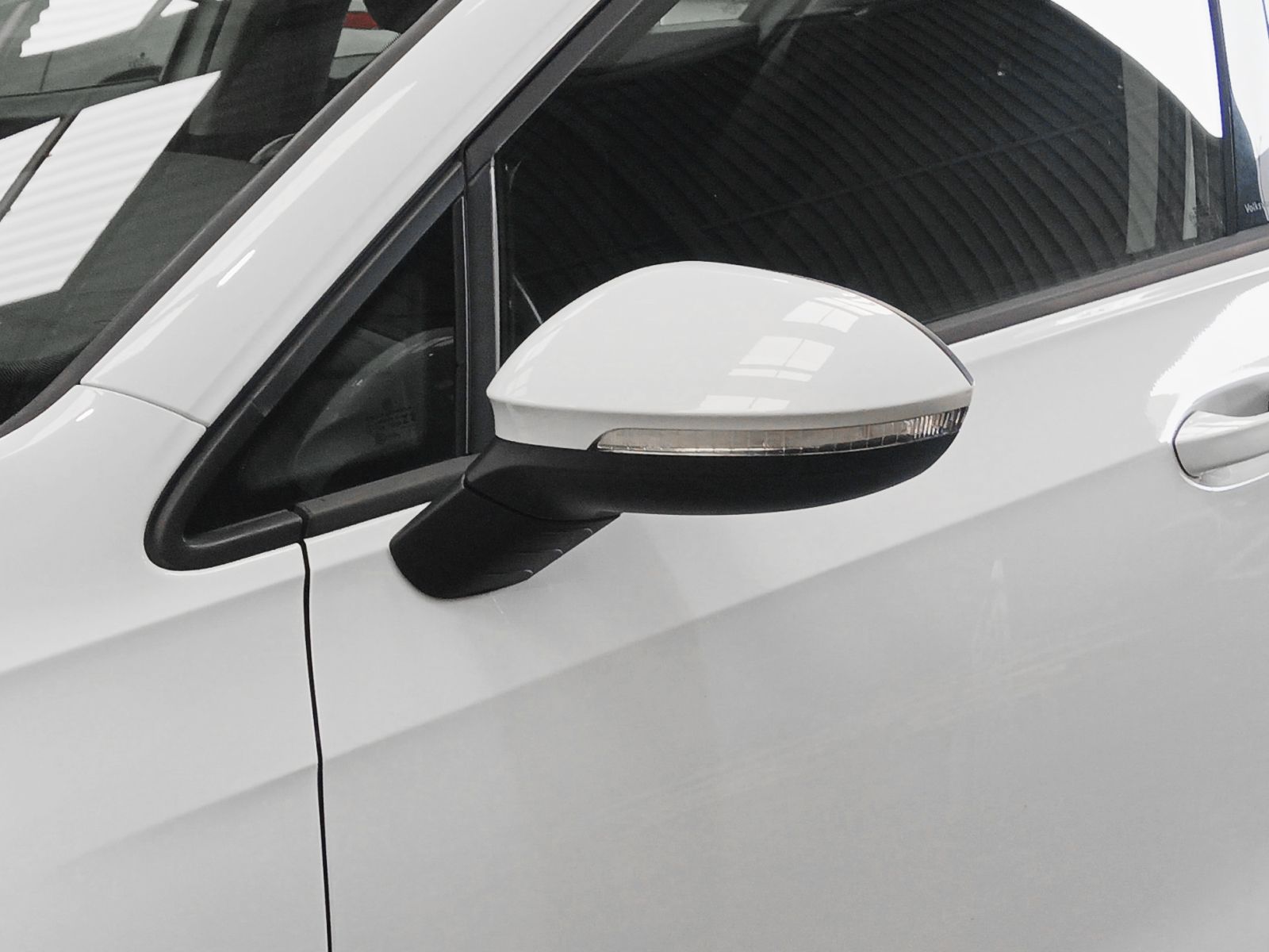 Volkswagen Golf 2.0 TDI - foto 24