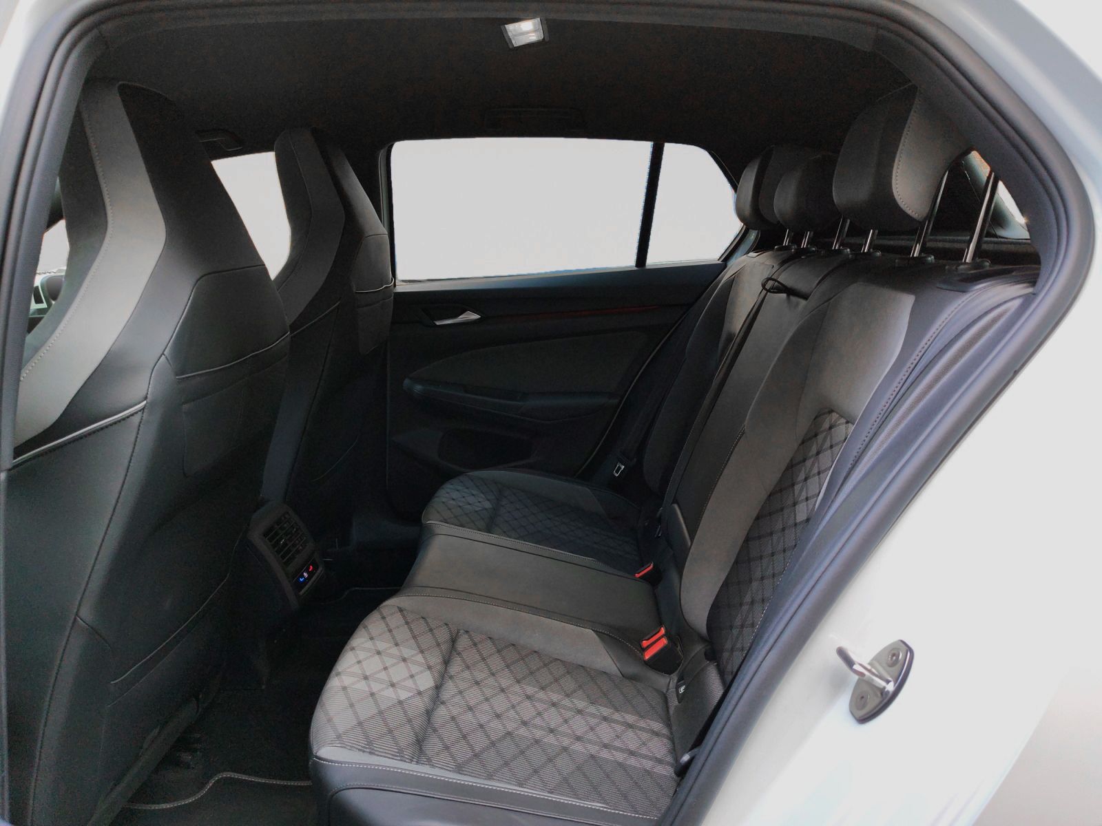 Volkswagen Golf R-Line 1.5 eTSI DSG - foto 11