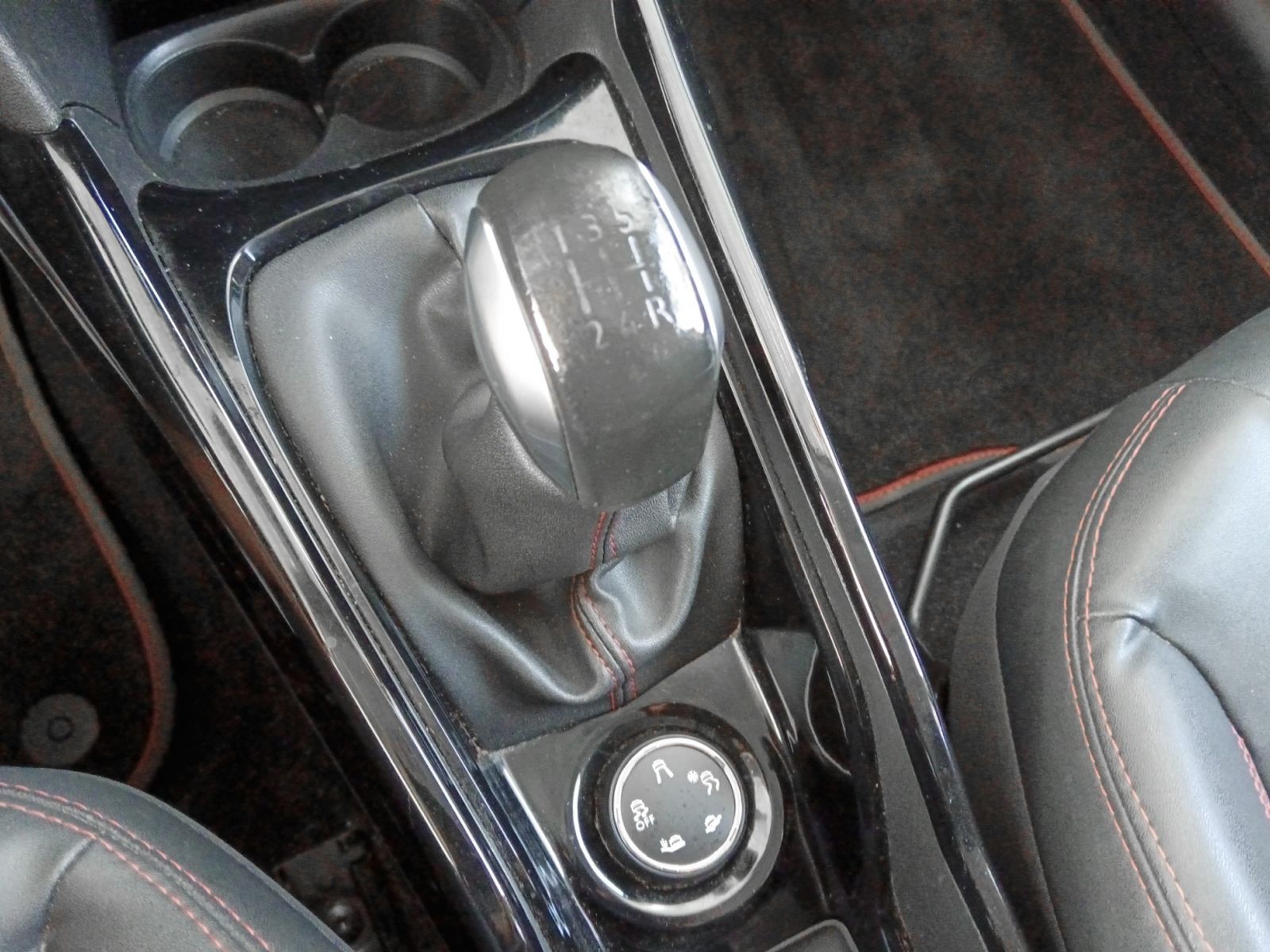 Peugeot 2008 PureTech 110 GT Line - foto 15
