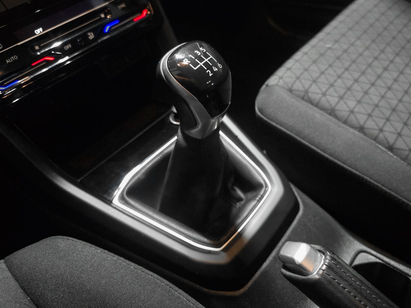 Volkswagen T-Cross Advance 1.0 TSI - foto 15