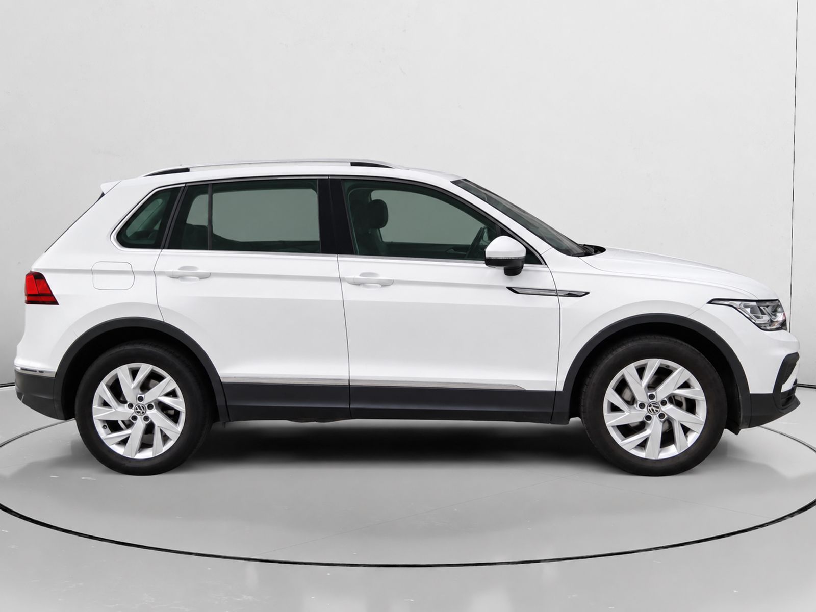 Volkswagen Tiguan Life 2.0 TDI DSG - foto 2