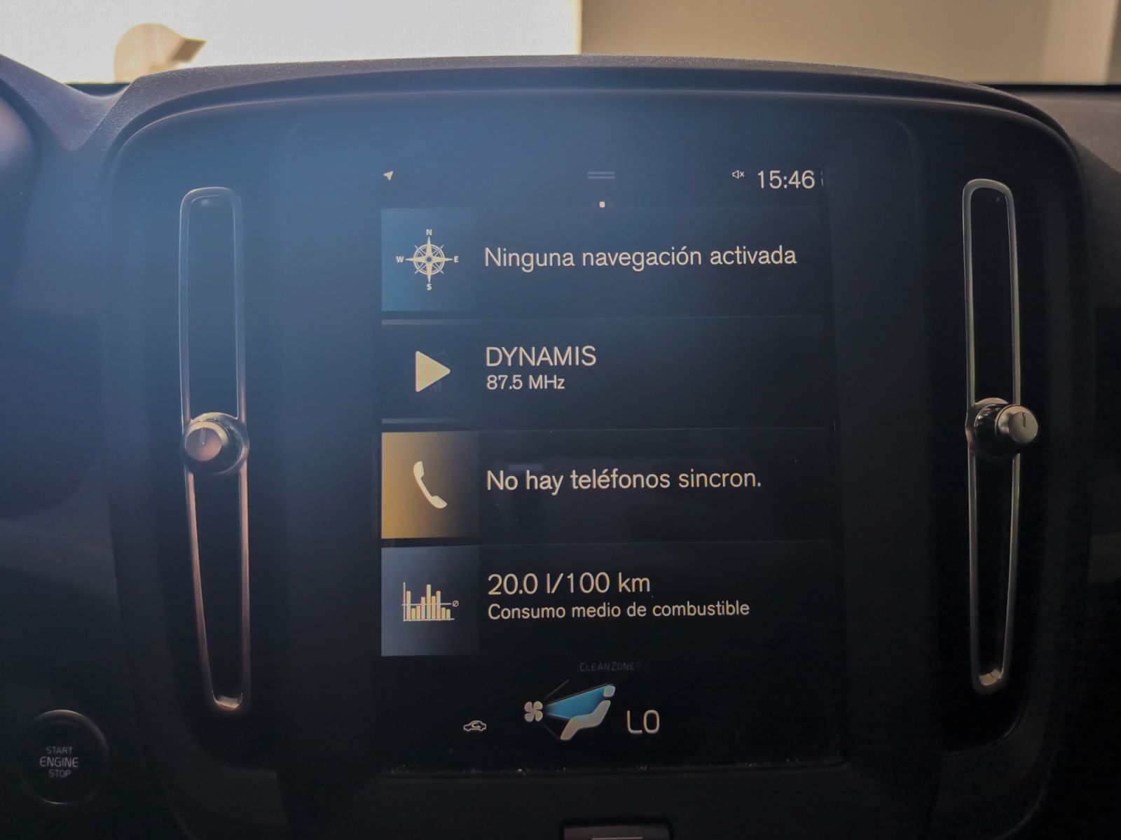 Volvo XC40 T2 Momentum Core - foto 17