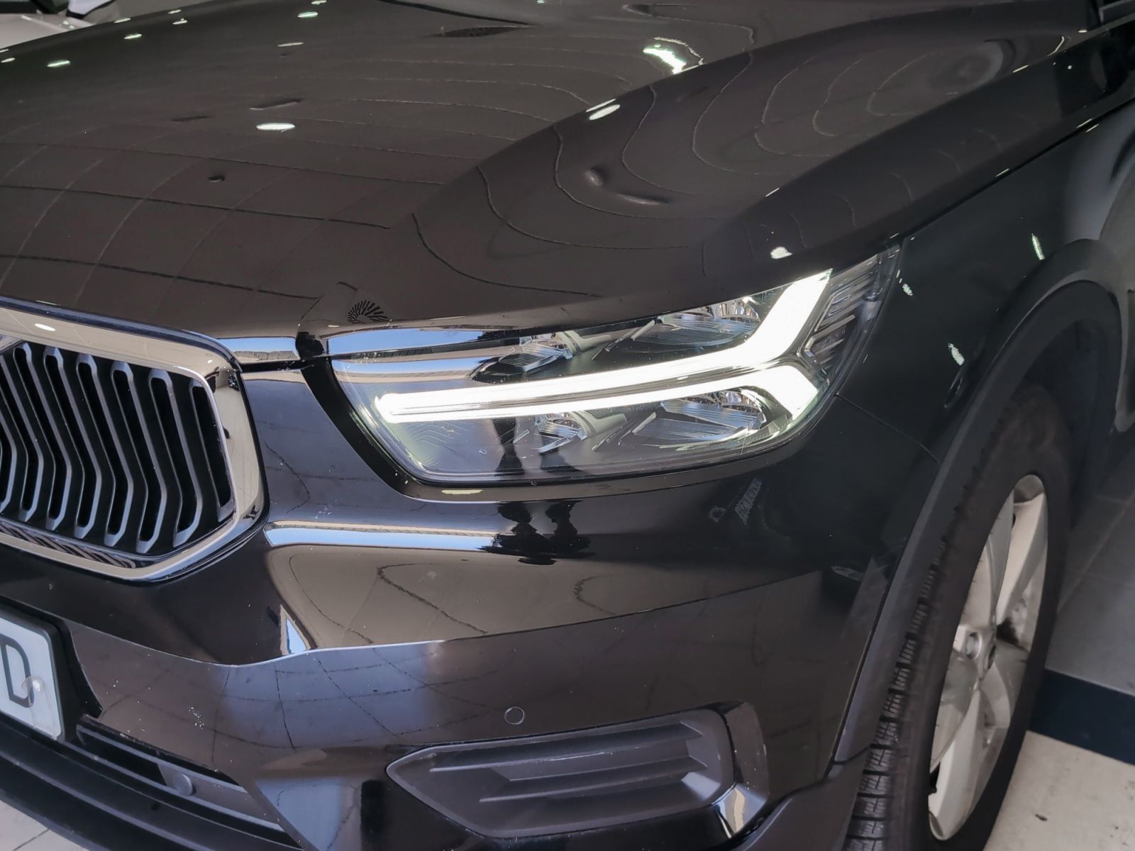 Volvo XC40 T2 Momentum Core - foto 24