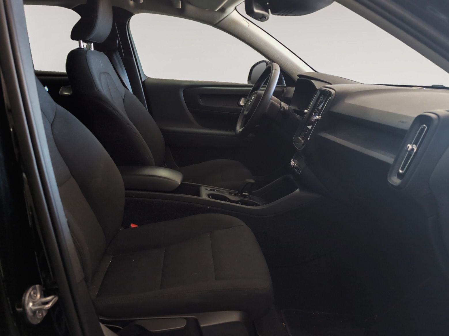 Volvo XC40 T2 Momentum Core - foto 13
