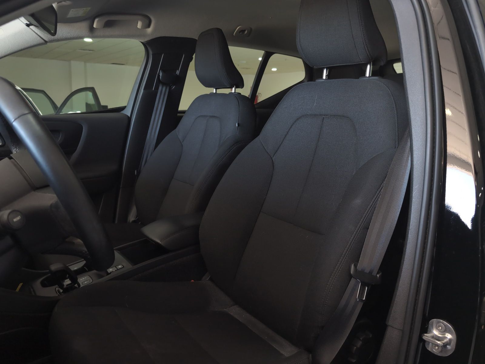 Volvo XC40 T2 Momentum Core - foto 22