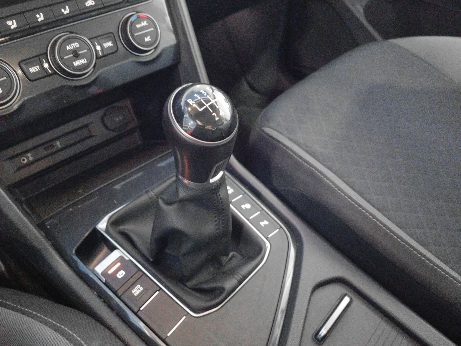 Volkswagen Tiguan Advance 2.0 TDI BMT - foto 15
