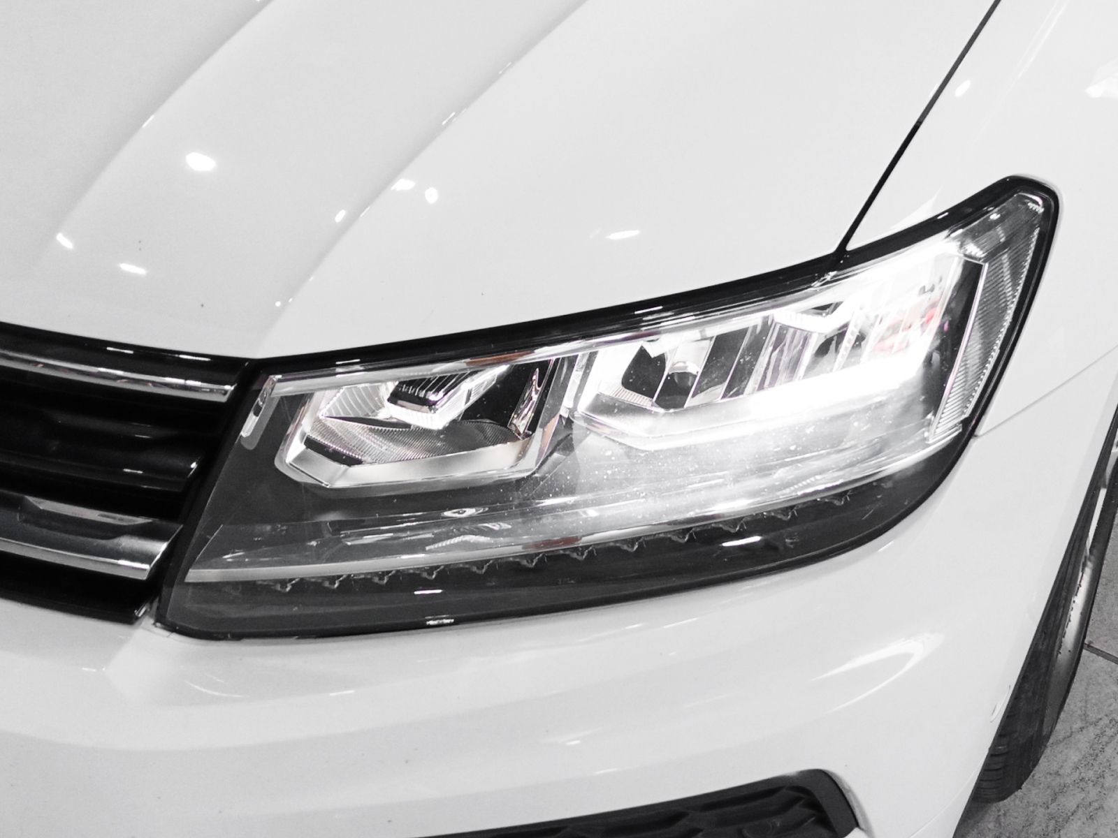 Volkswagen Tiguan Advance 2.0 TDI BMT - foto 28