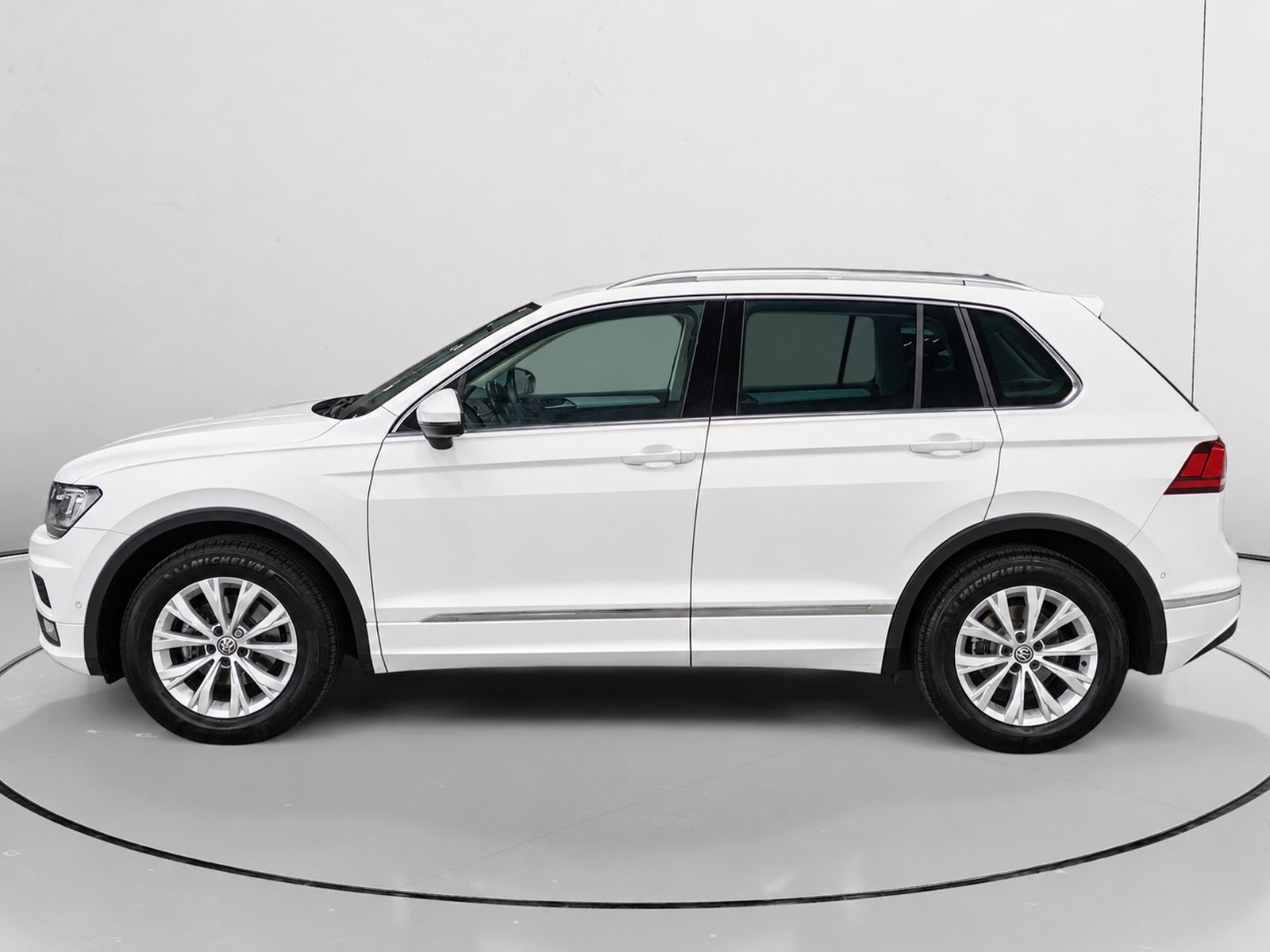 Volkswagen Tiguan Advance 2.0 TDI BMT - foto 6