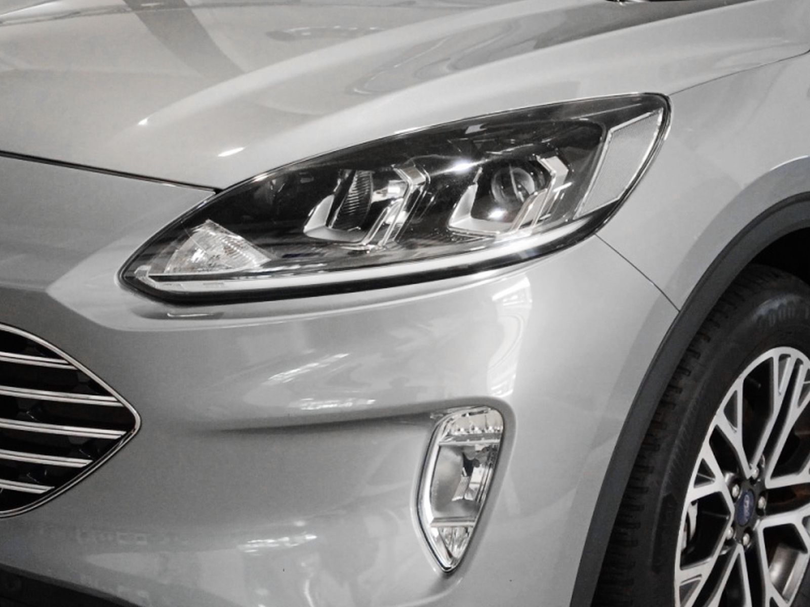Ford Kuga 2.5 Duratec PHEV Titanium - foto 24