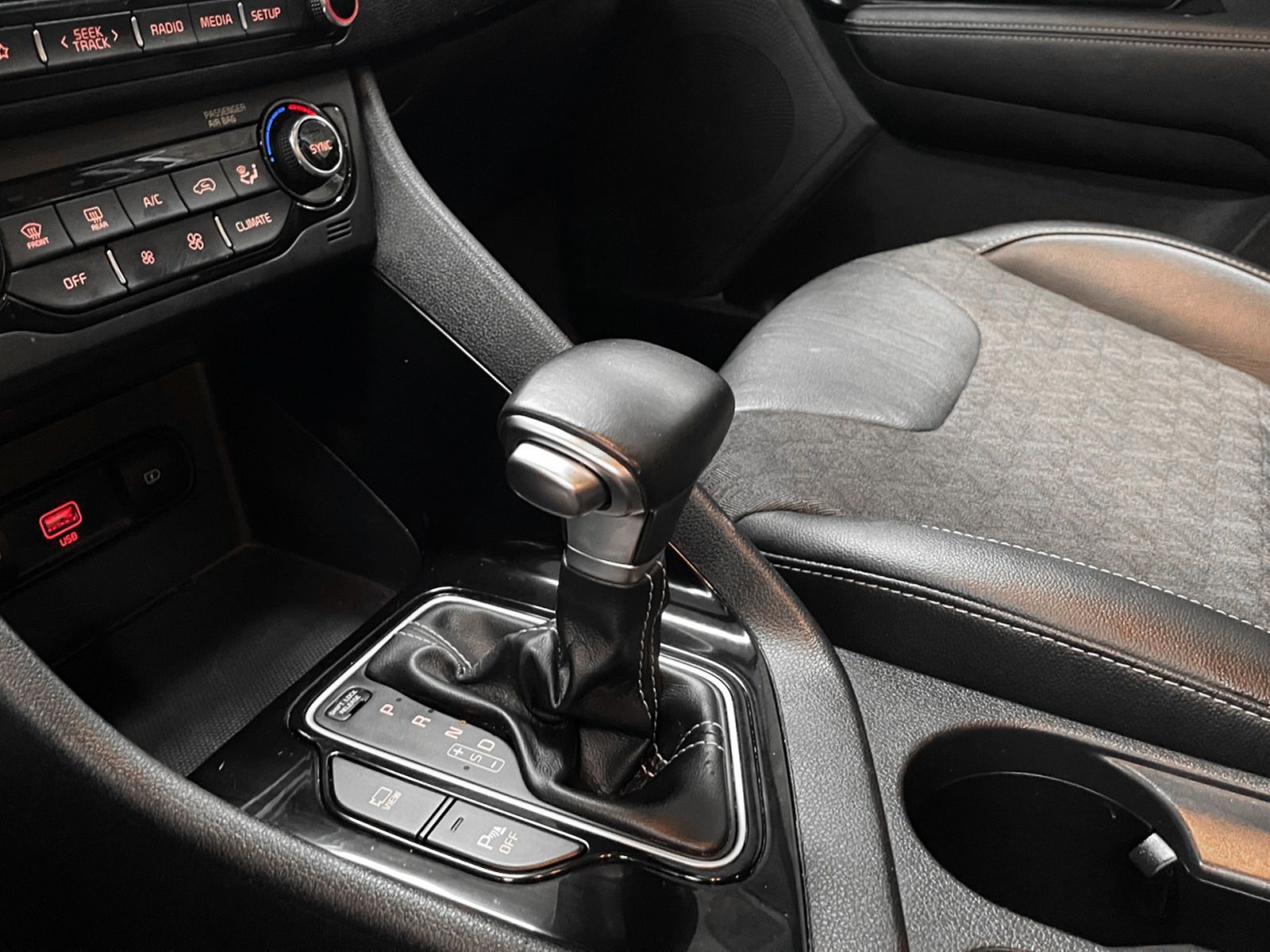 Kia Niro 1.6 GDi HEV Drive - foto 15