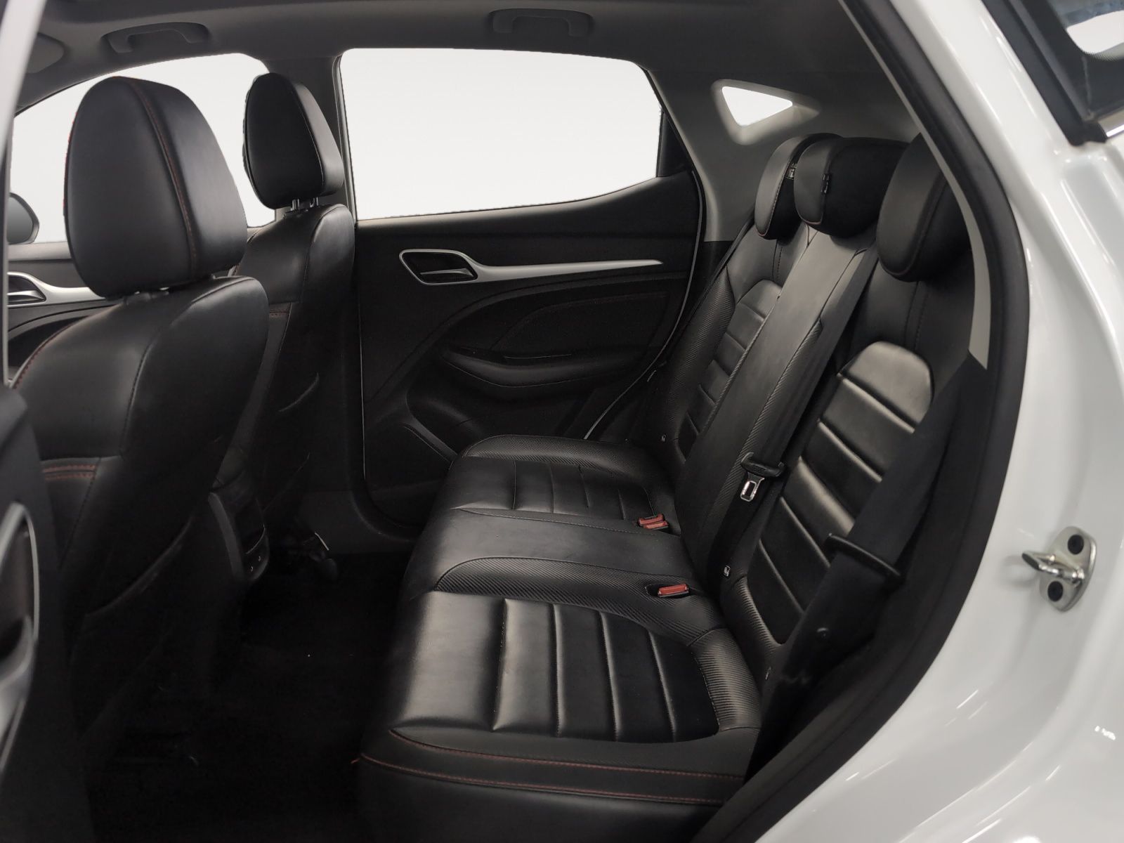 MG ZS 1.0T Luxury - foto 11