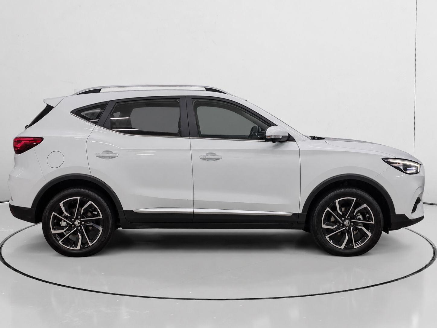 MG ZS 1.0T Luxury - foto 2