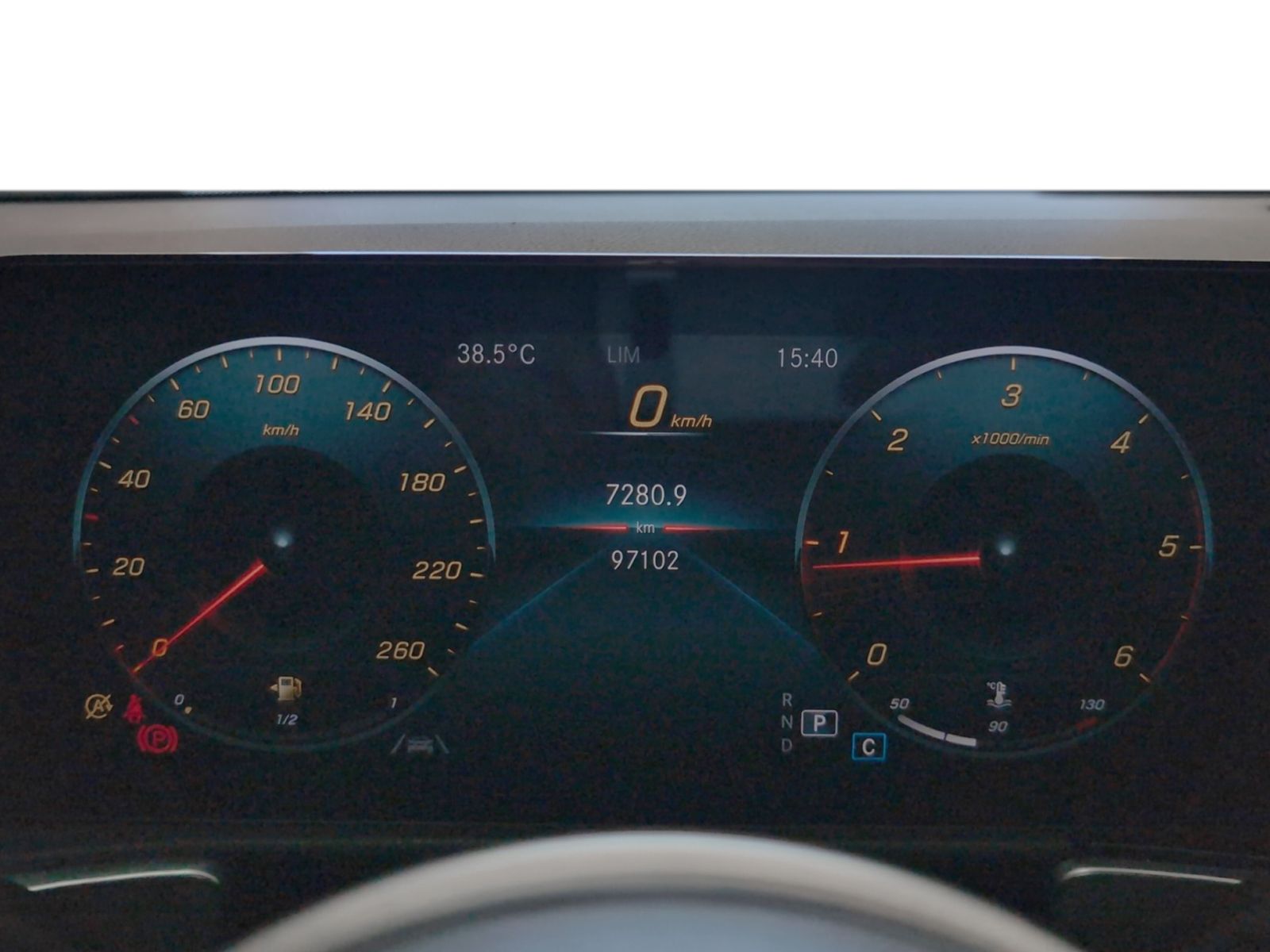 Mercedes-Benz GLB 200 d - foto 17