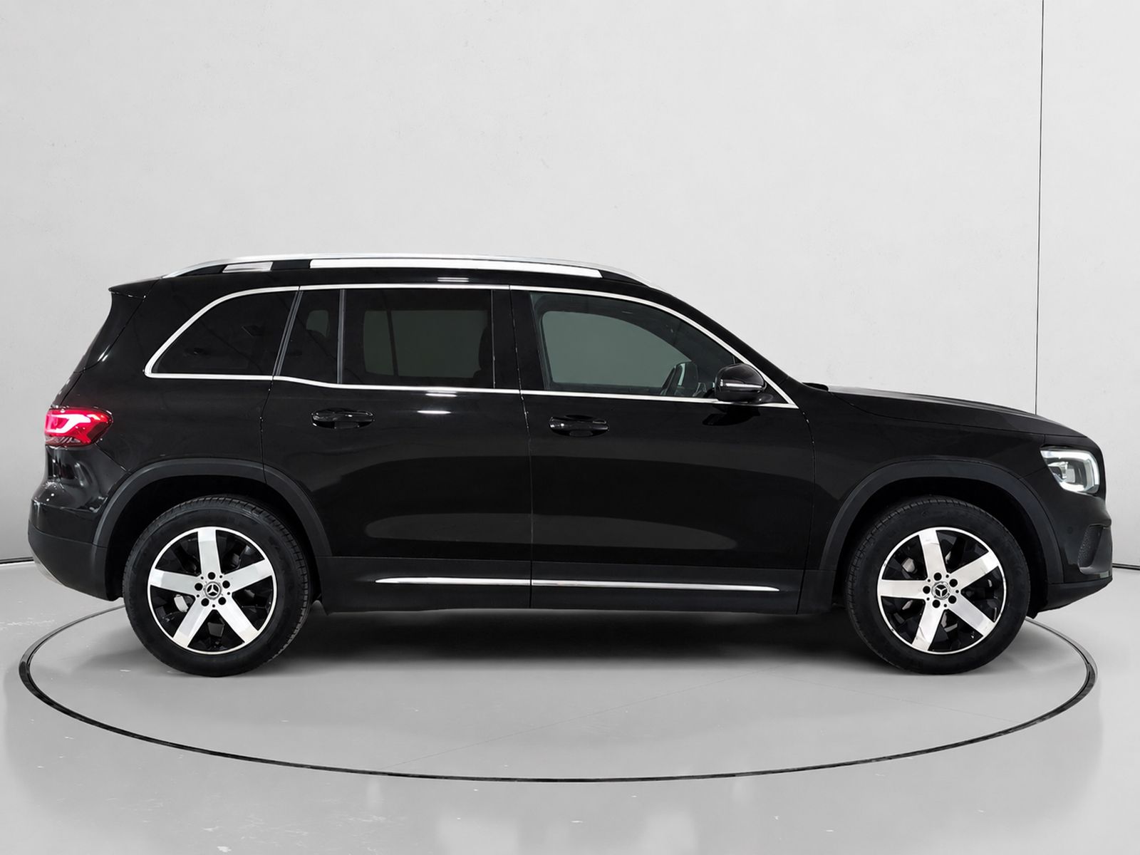 Mercedes-Benz GLB 200 d - foto 2