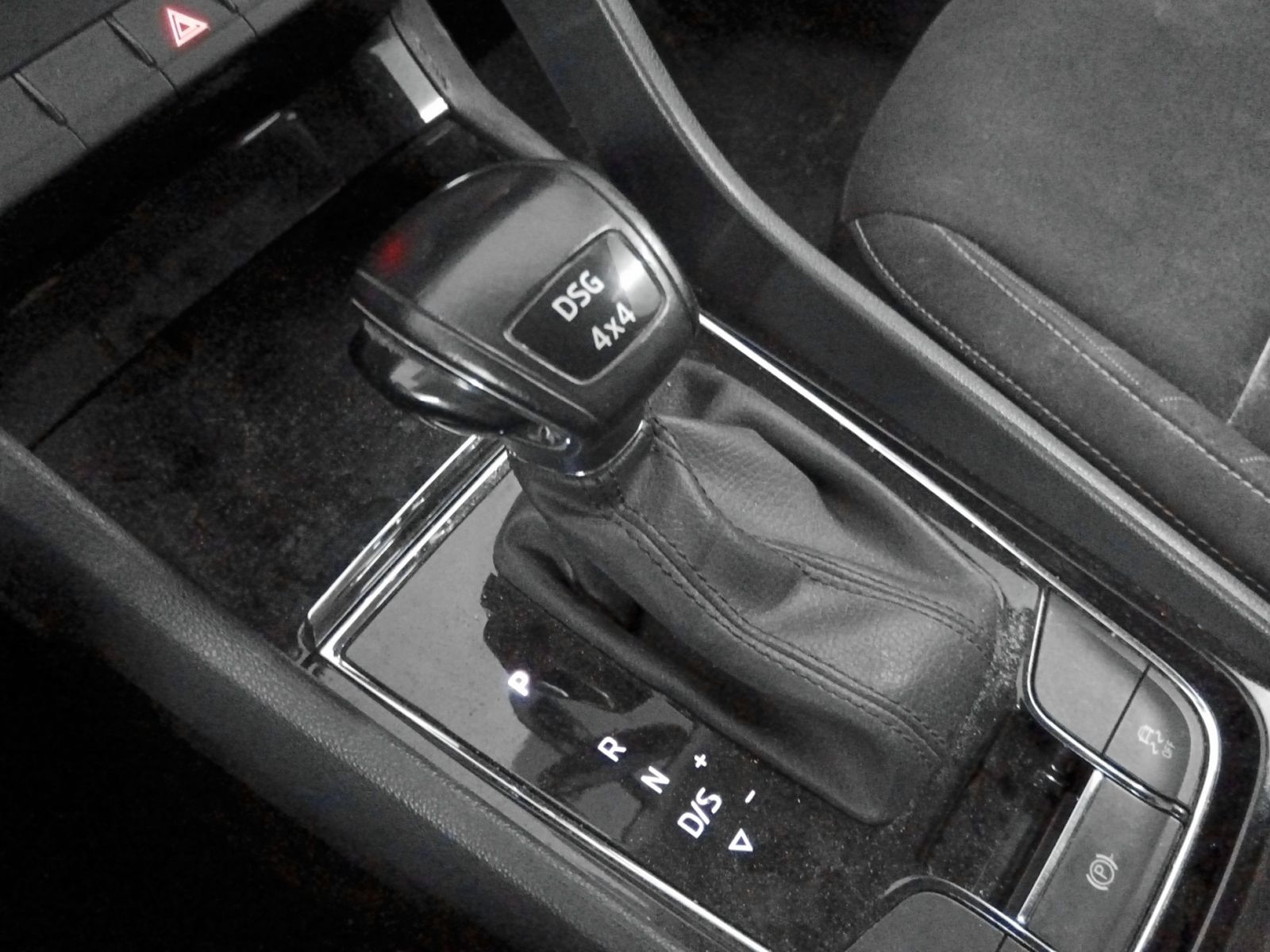 Škoda Karoq 2.0 TDI Ambition 4x4 DSG - foto 15