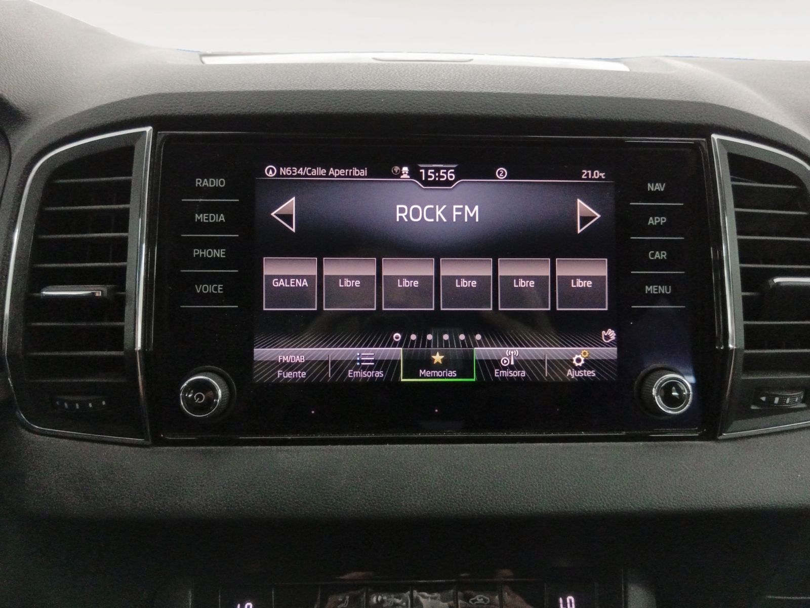 Škoda Karoq 2.0 TDI Ambition 4x4 DSG - foto 19