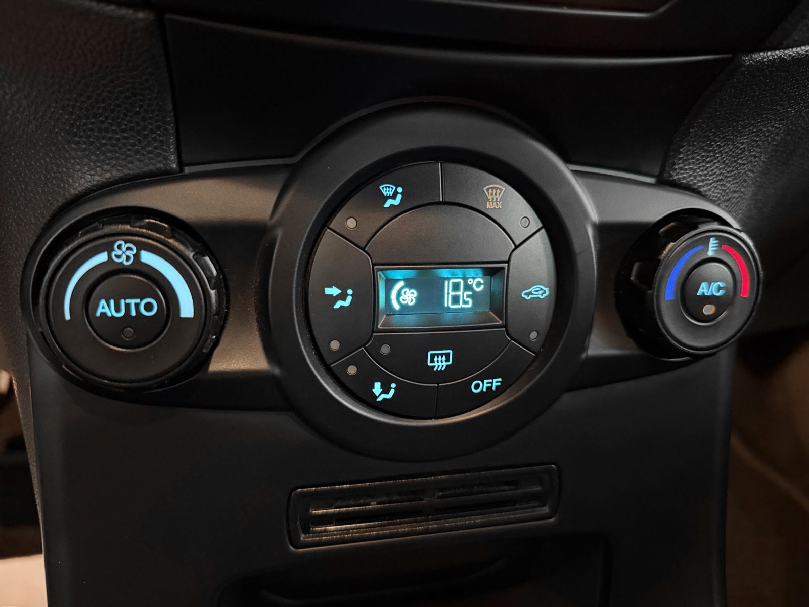 Ford Fiesta 1.0 EcoBoost Trend - foto 22