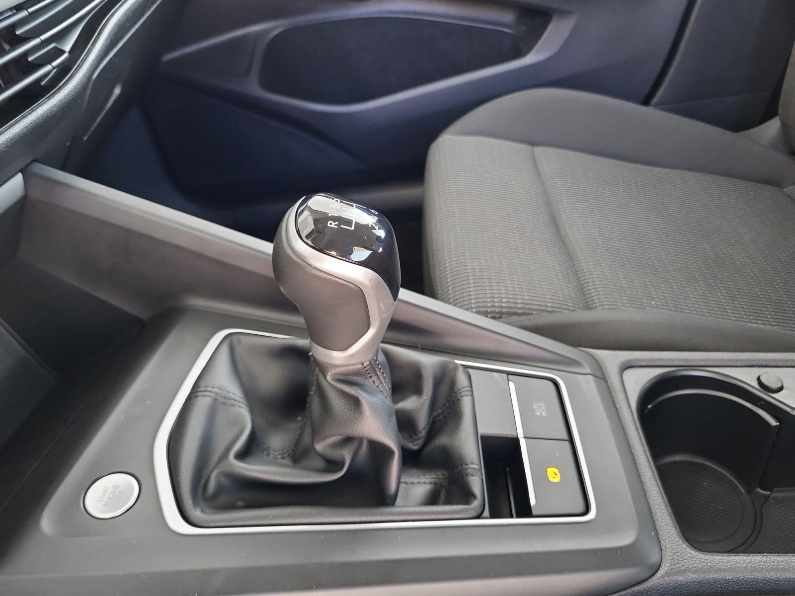 Volkswagen Golf 2.0 TDI - foto 14