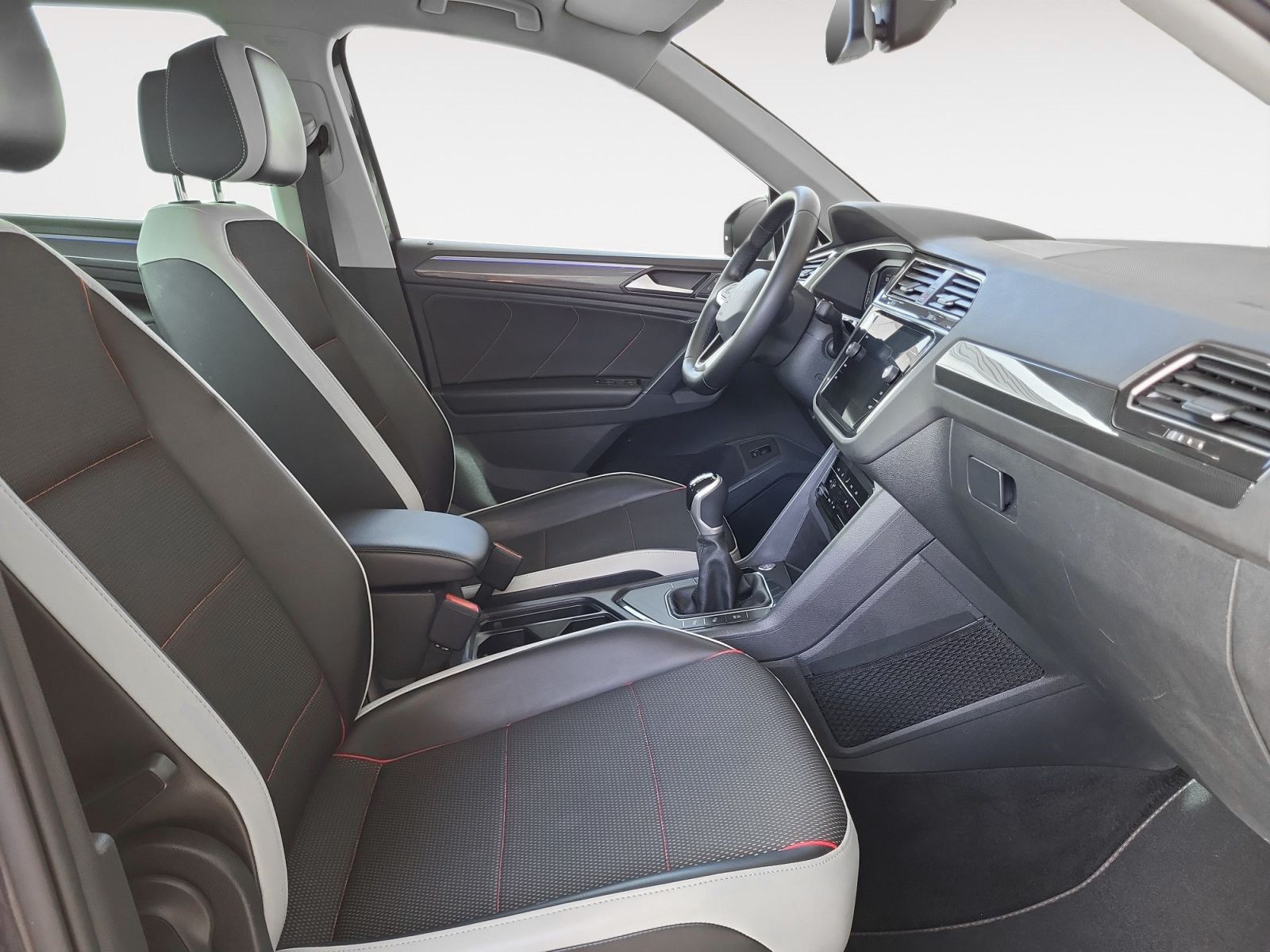 Volkswagen Tiguan Urban Sport 1.5 TSI - foto 13