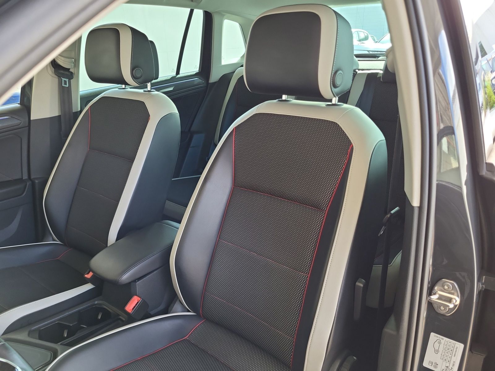 Volkswagen Tiguan Urban Sport 1.5 TSI - foto 23
