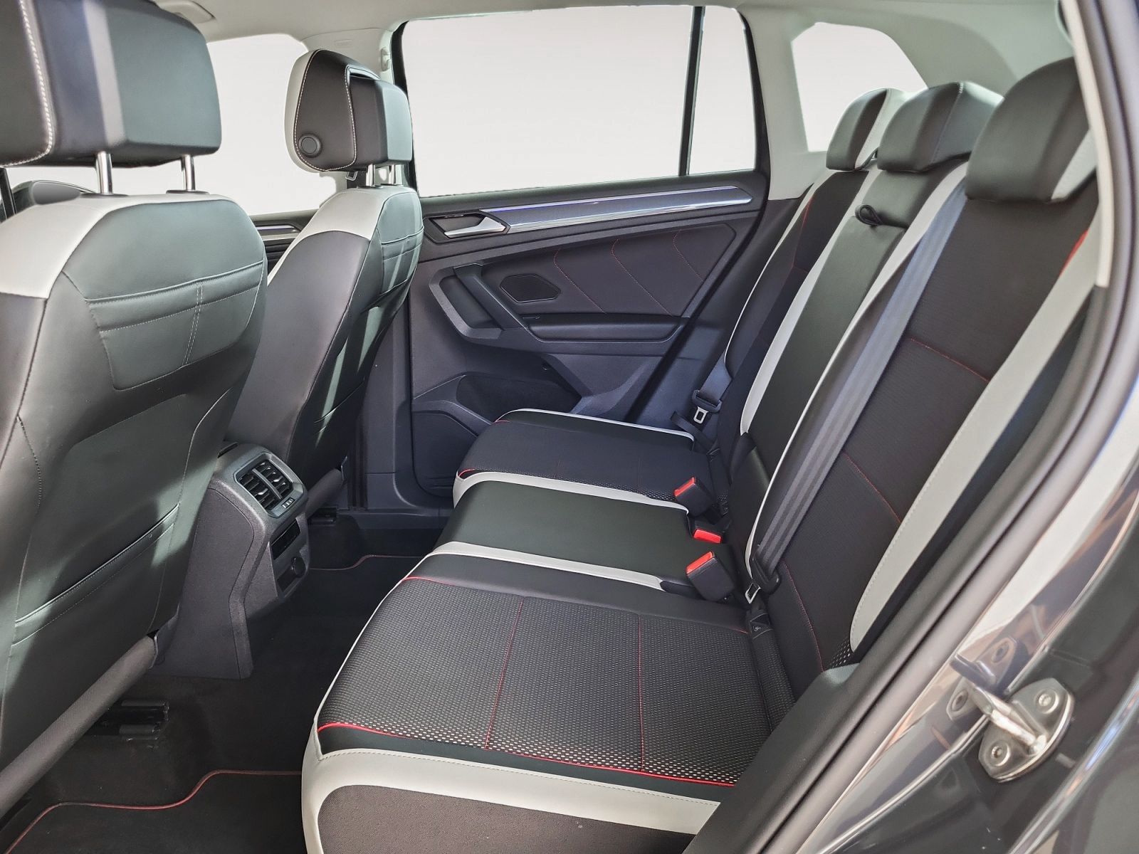 Volkswagen Tiguan Urban Sport 1.5 TSI - foto 12