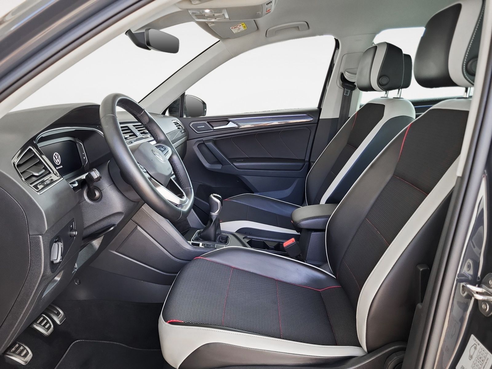 Volkswagen Tiguan Urban Sport 1.5 TSI - foto 11