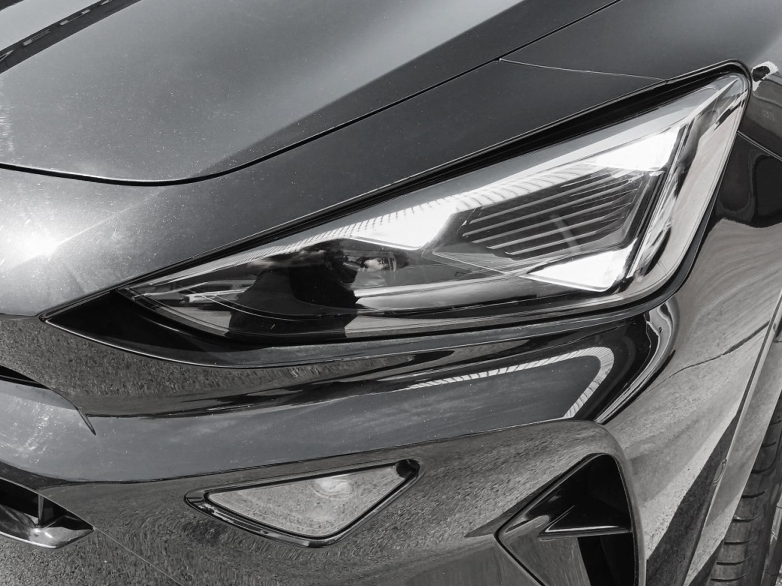 Cupra Formentor 1.5 TSI e-Hybrid DSG - foto 23