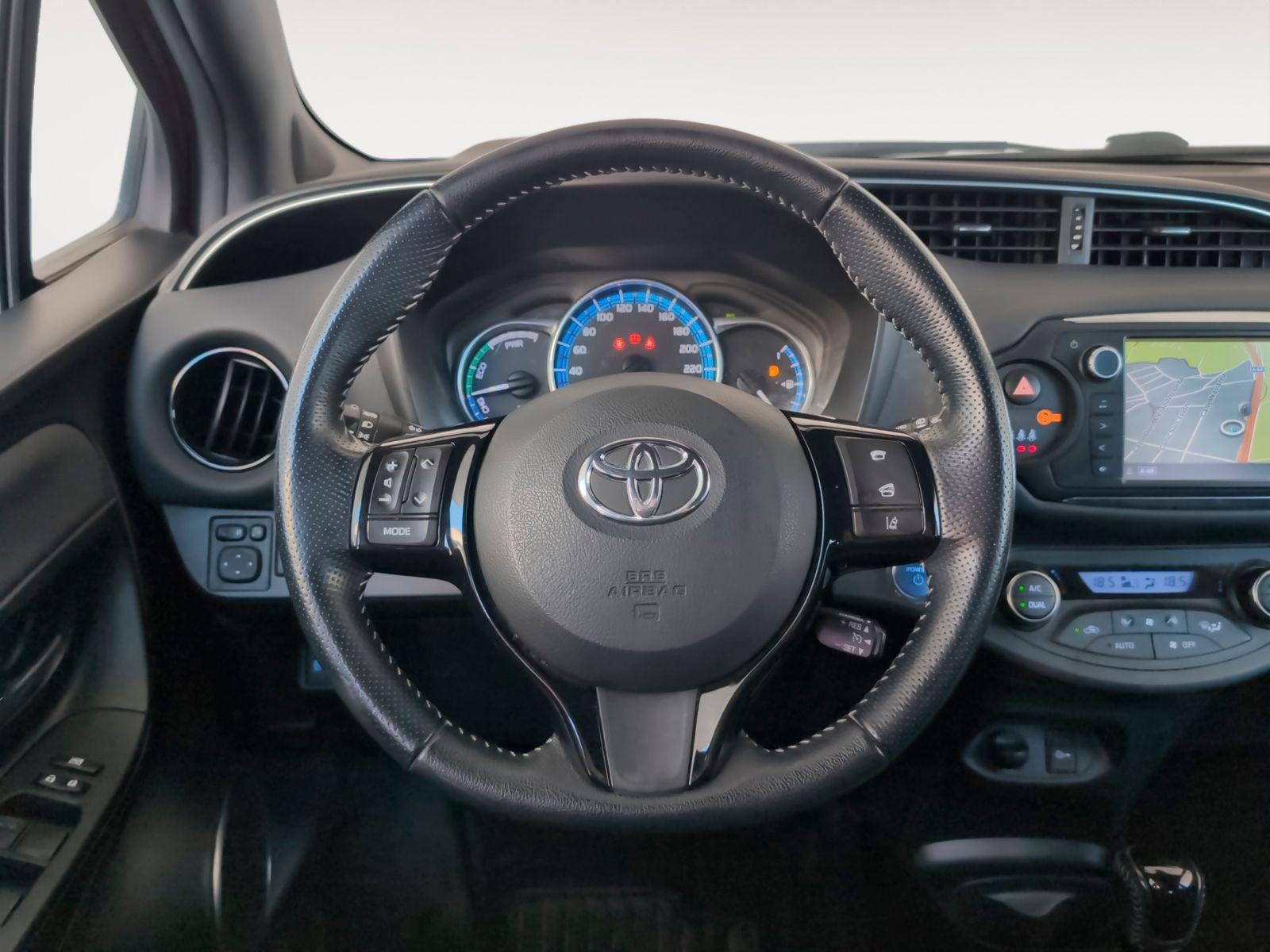 Toyota Yaris 1.5 Hybrid City - foto 10