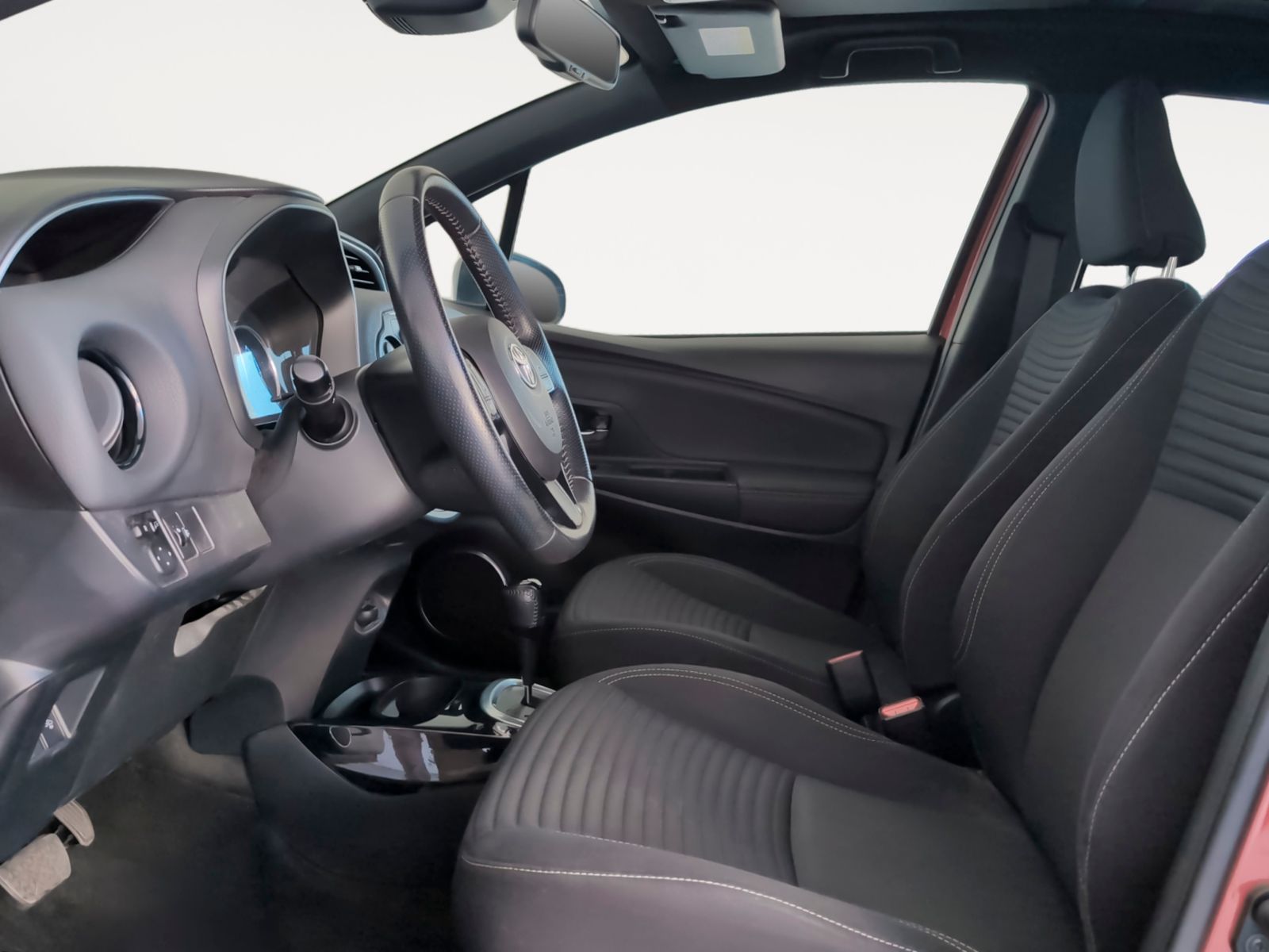 Toyota Yaris 1.5 Hybrid City - foto 11