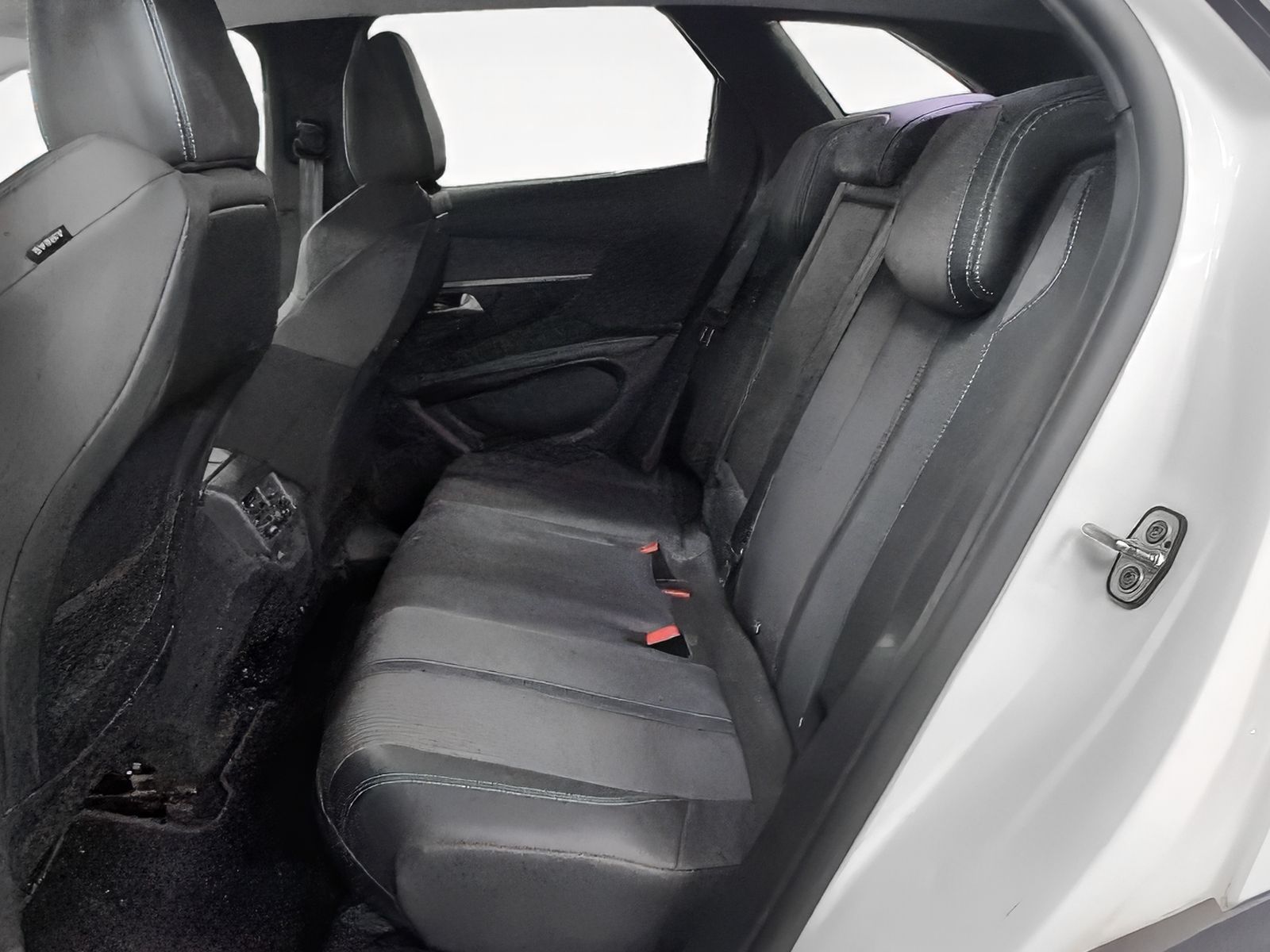 Peugeot 3008 BlueHDi 130 Allure Pack EAT8 - foto 12