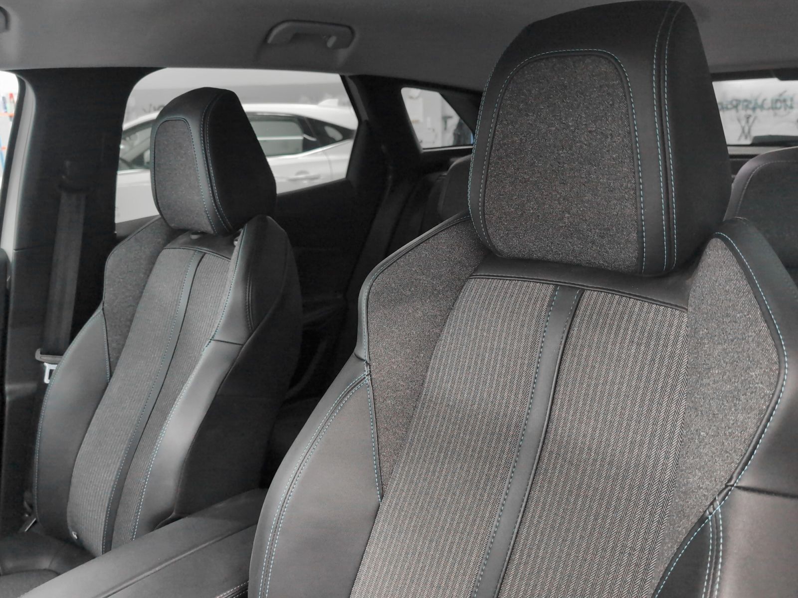 Peugeot 3008 BlueHDi 130 Allure Pack EAT8 - foto 23