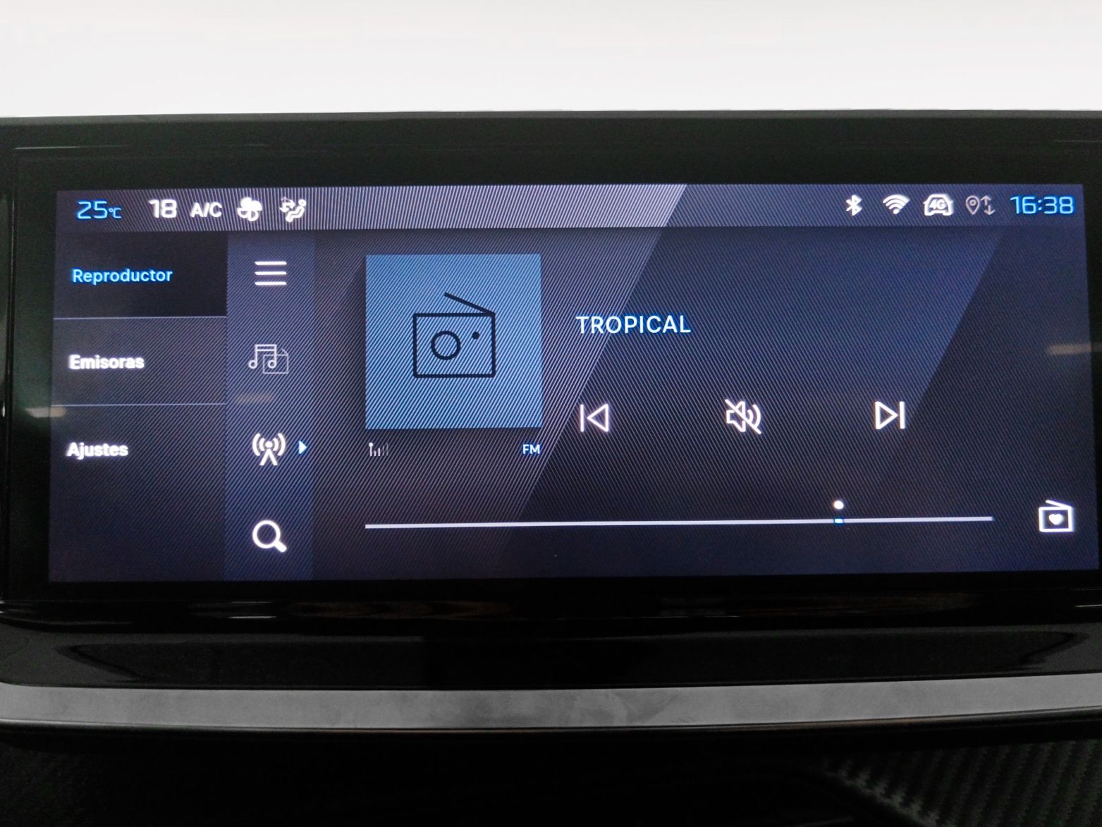Peugeot 2008 PureTech 100 Allure - foto 17