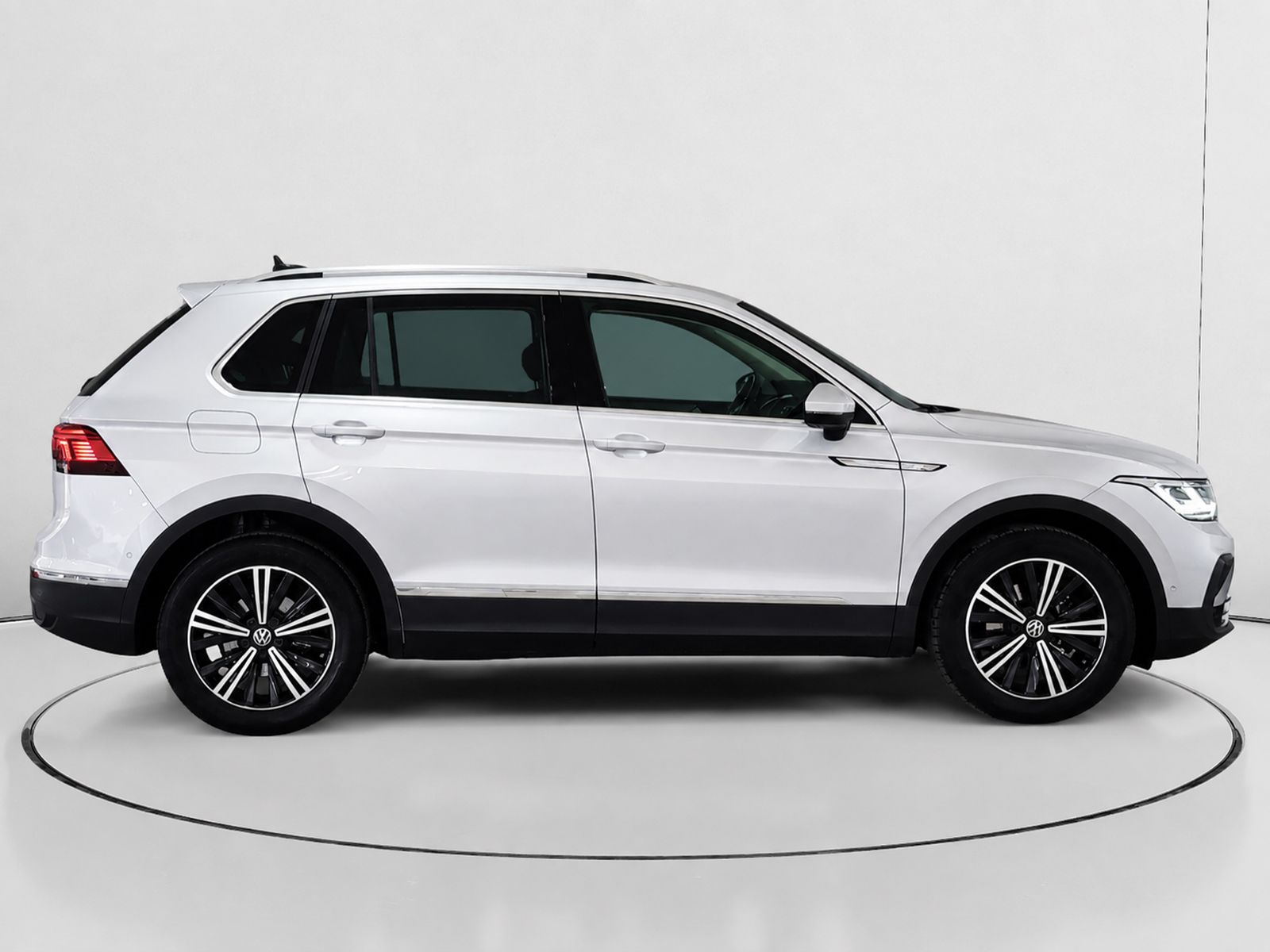 Volkswagen Tiguan Life 2.0 TDI DSG - foto 2