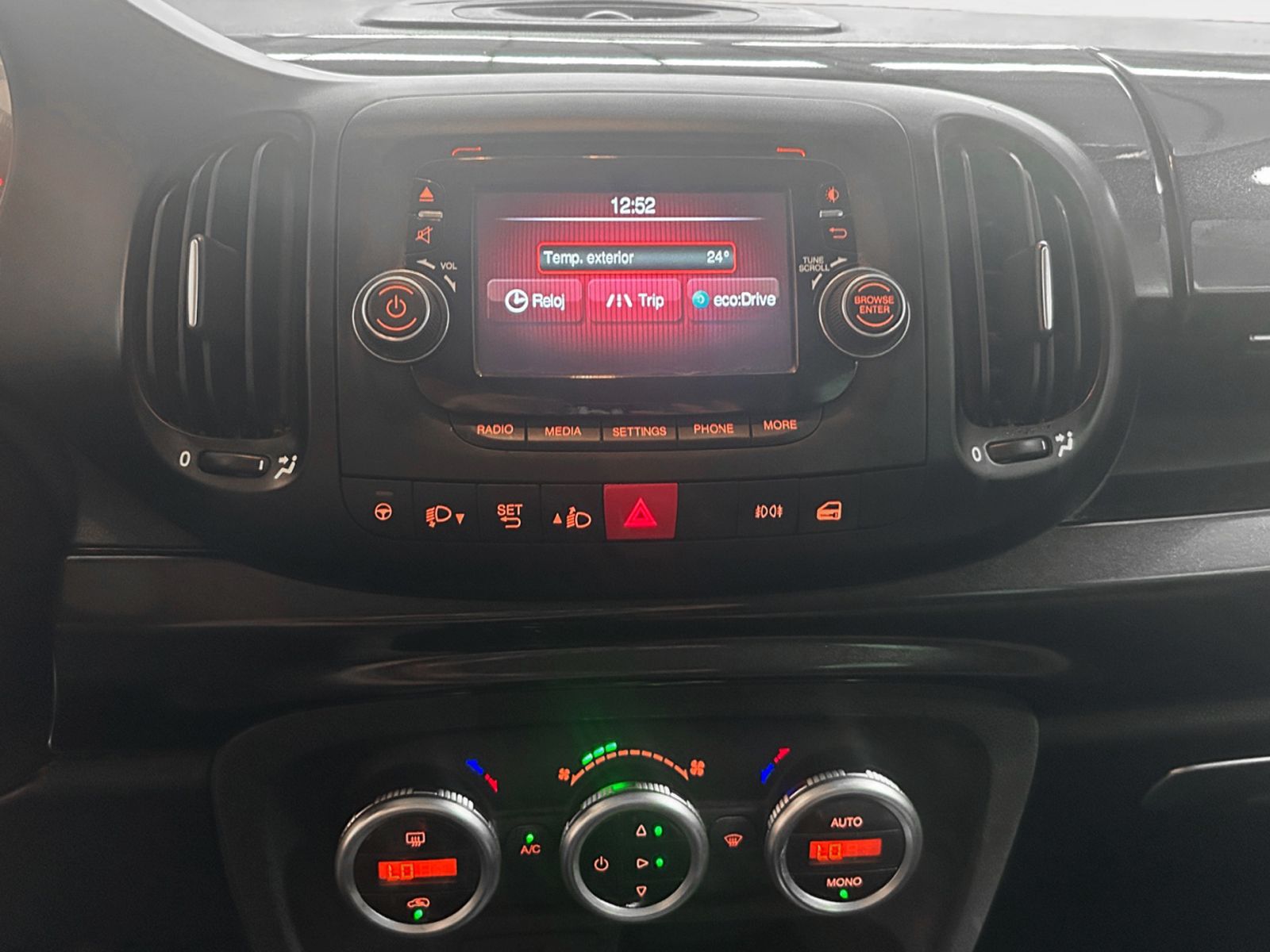 Fiat 500L 1.4 Trekking Lite - foto 17
