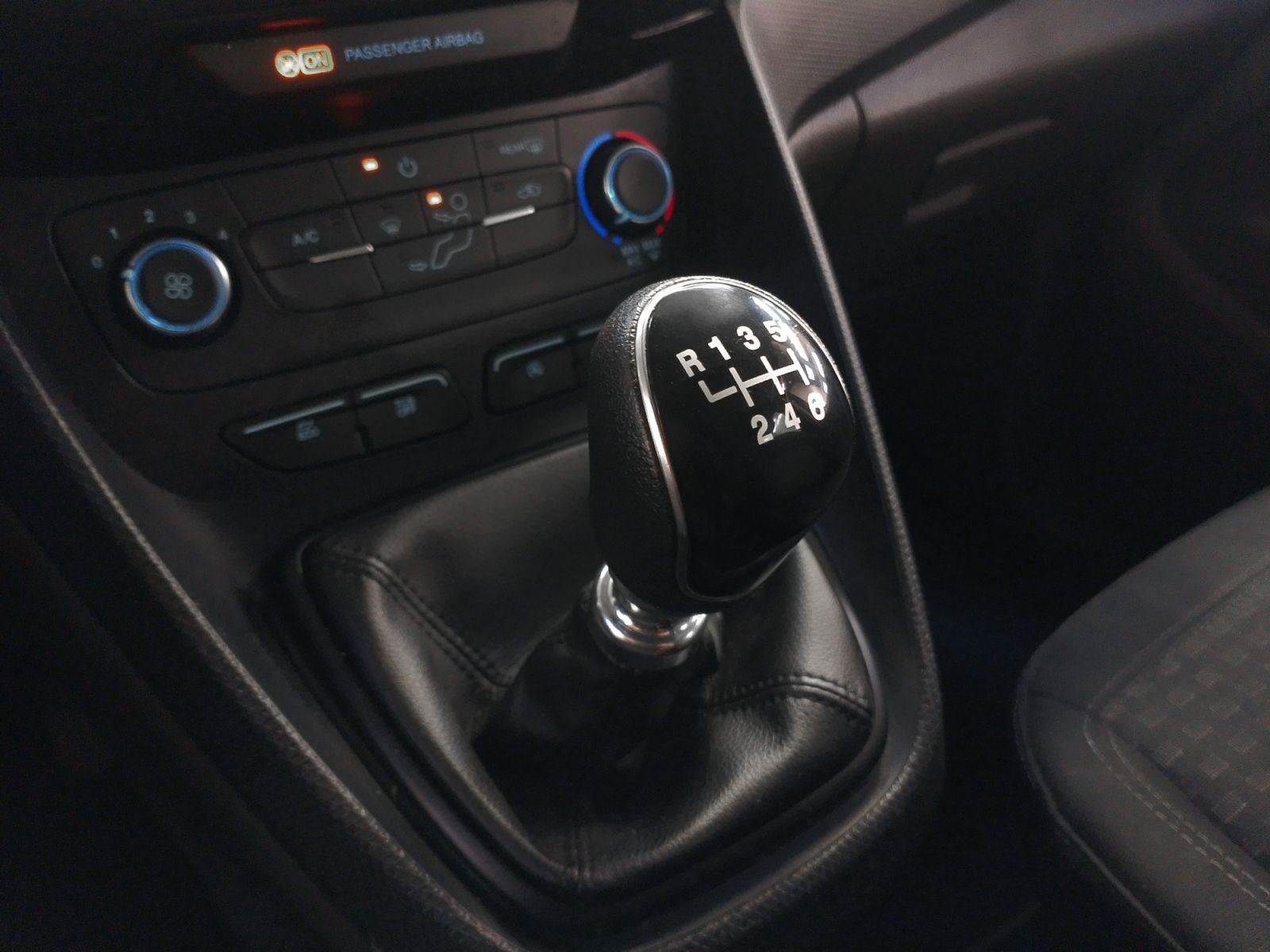 Ford Tourneo Connect 1.5 TDCi Trend - foto 15