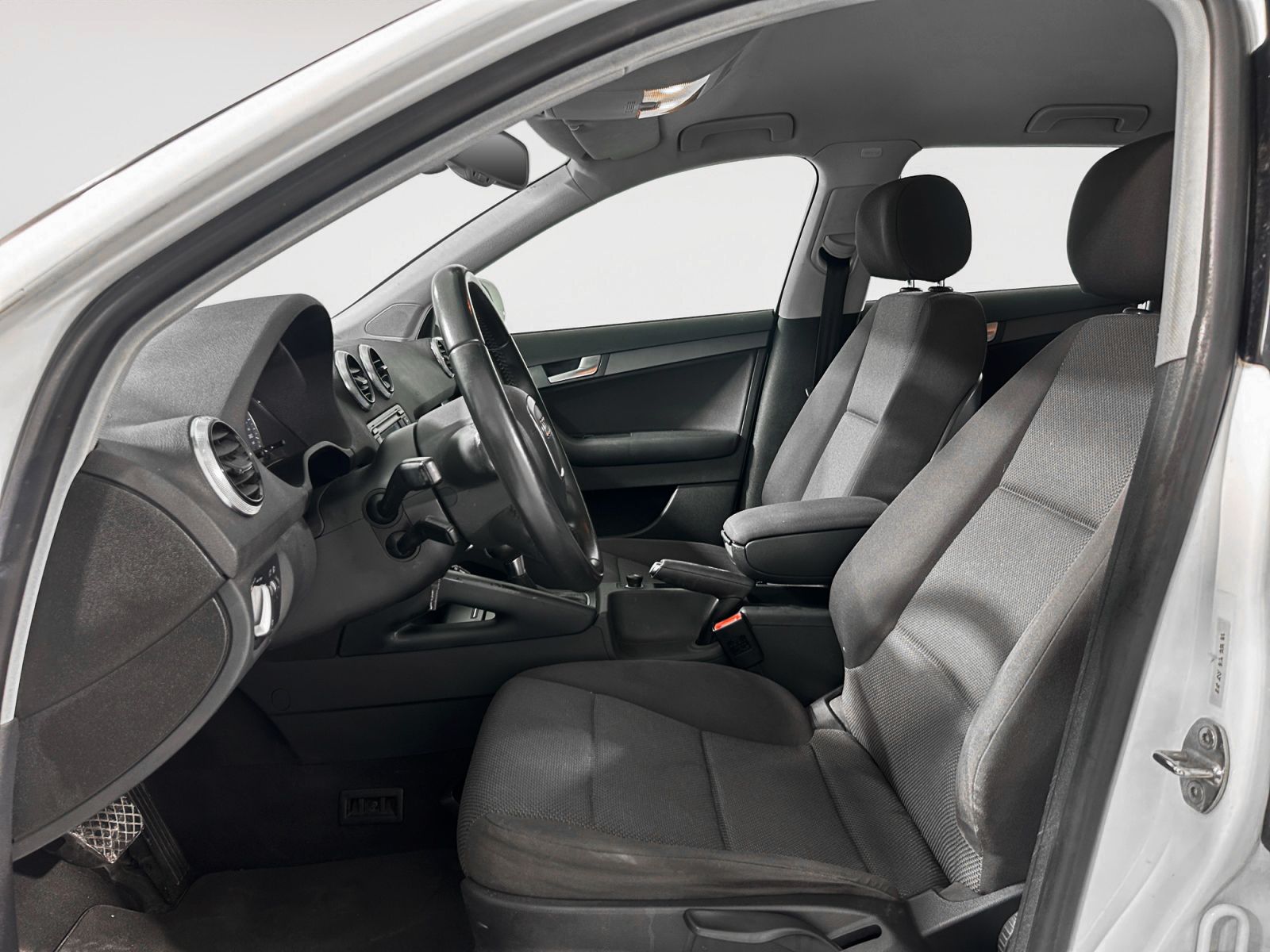 Audi A3 Attraction 1.6 TDI S tronic - foto 10