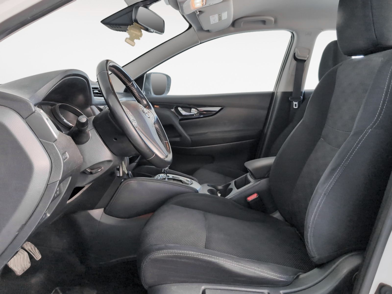 Nissan Qashqai DIG-T 115 Acenta 4x2 XTronic - foto 11