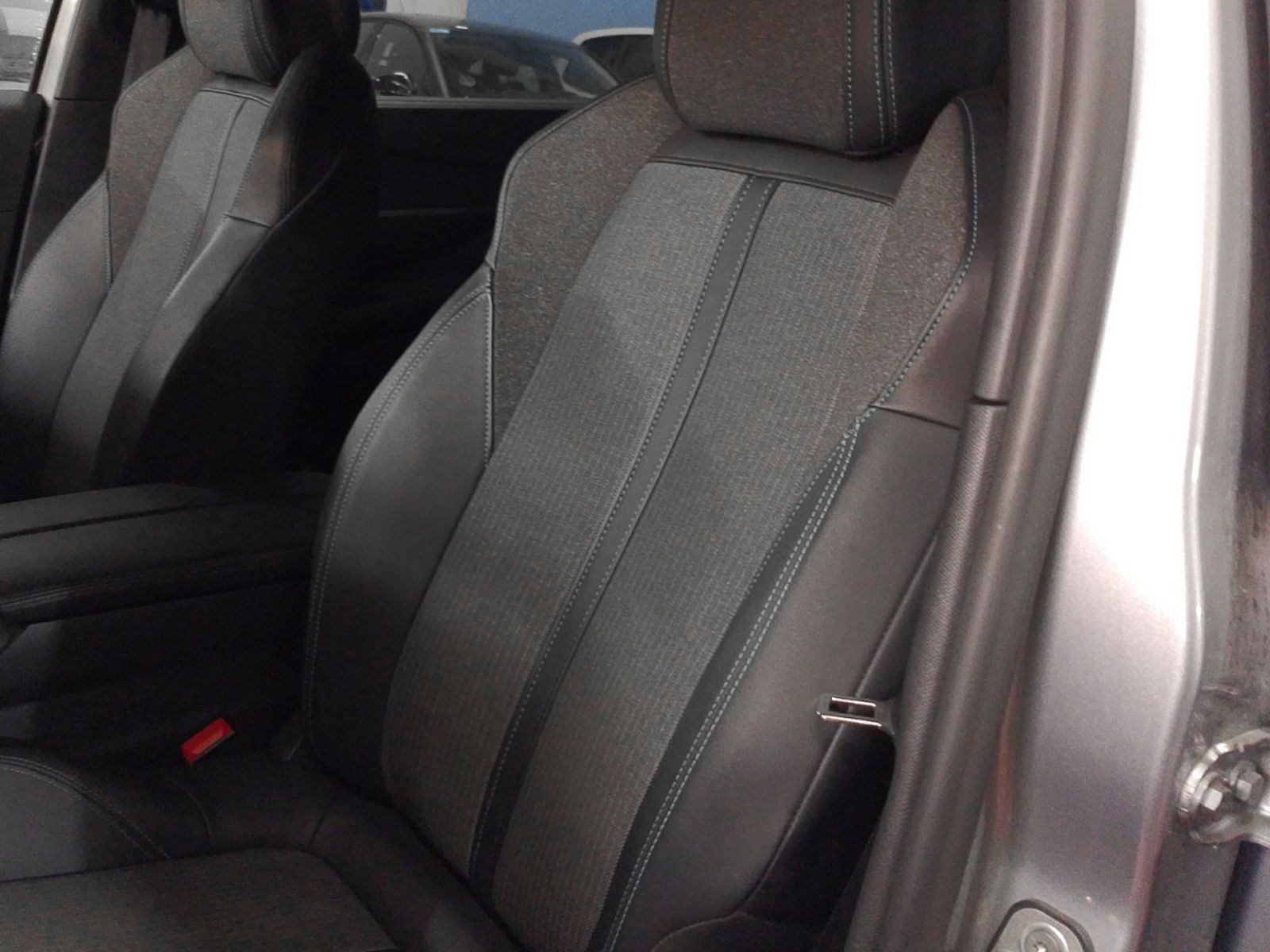 Peugeot 5008 Hybrid 1.2 Allure Pack eDCS6 - foto 22