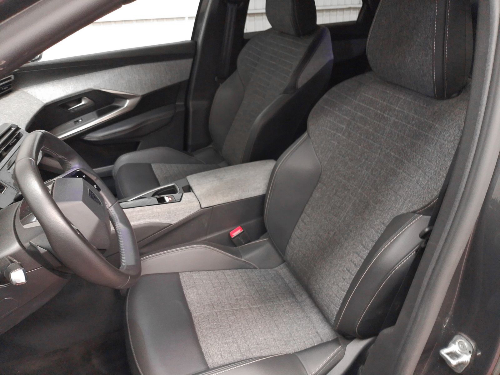 Peugeot 3008 1.2 Allure eDCS6 - foto 21