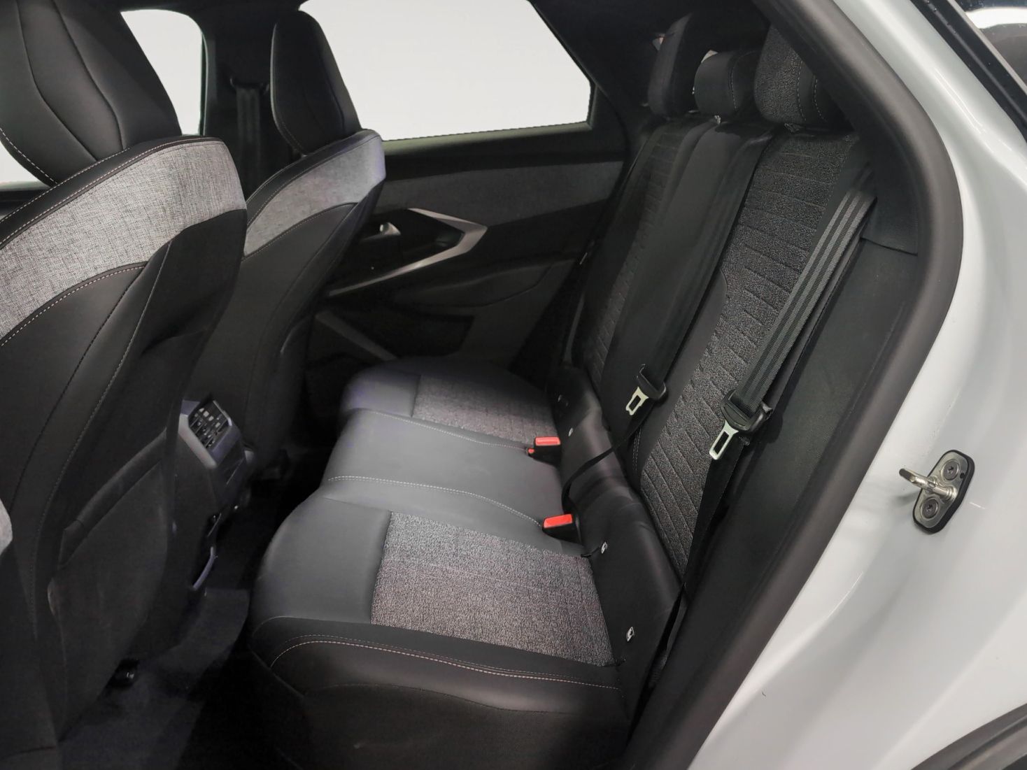 Peugeot 3008 1.2 Allure eDCS6 - foto 11