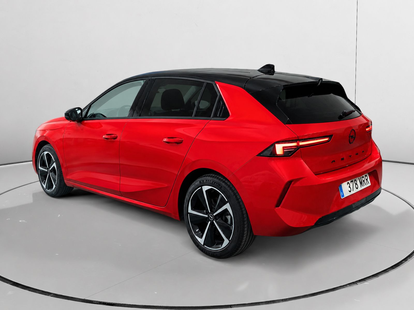 Opel Astra 1.2 Turbo XHT GS - foto 5