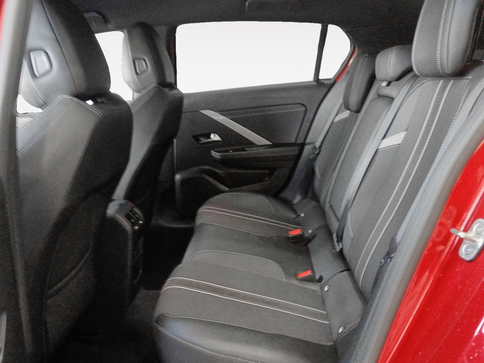 Opel Astra 1.2 Turbo XHT GS - foto 11