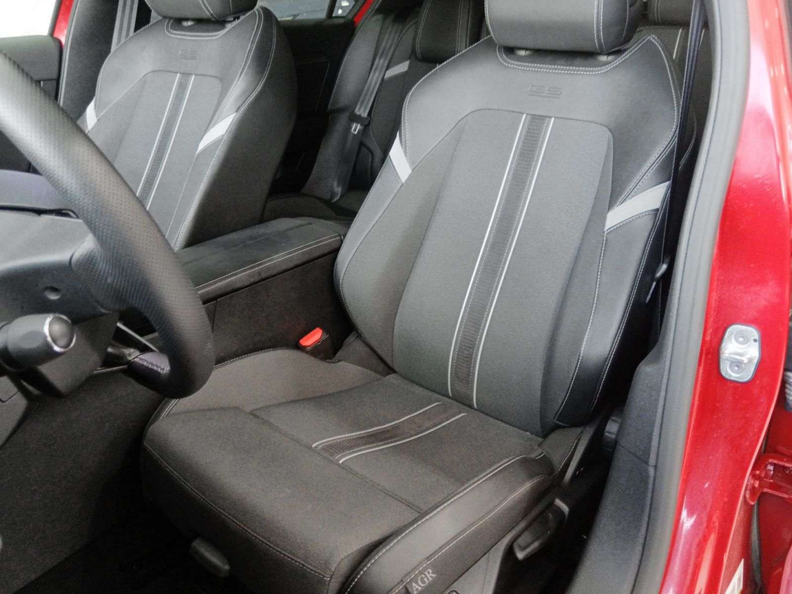 Opel Astra 1.2 Turbo XHT GS - foto 23