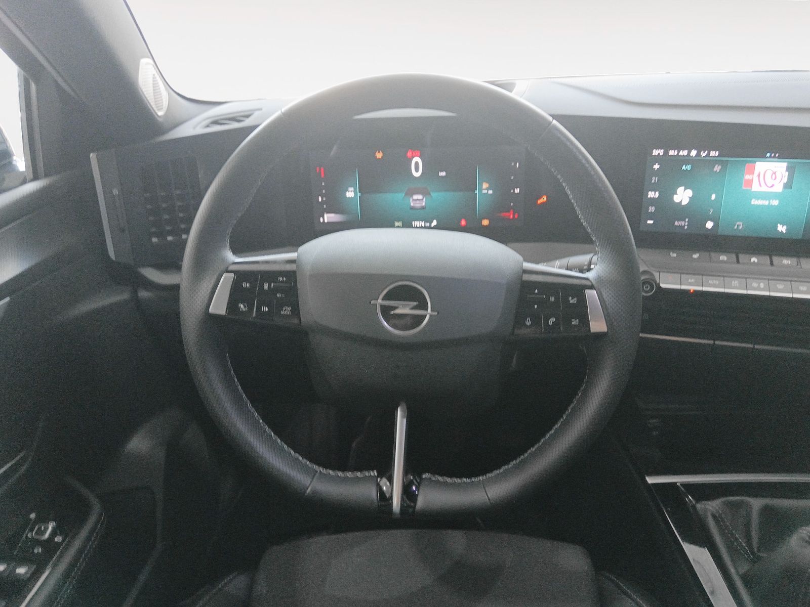 Opel Astra 1.2 Turbo XHT GS - foto 9