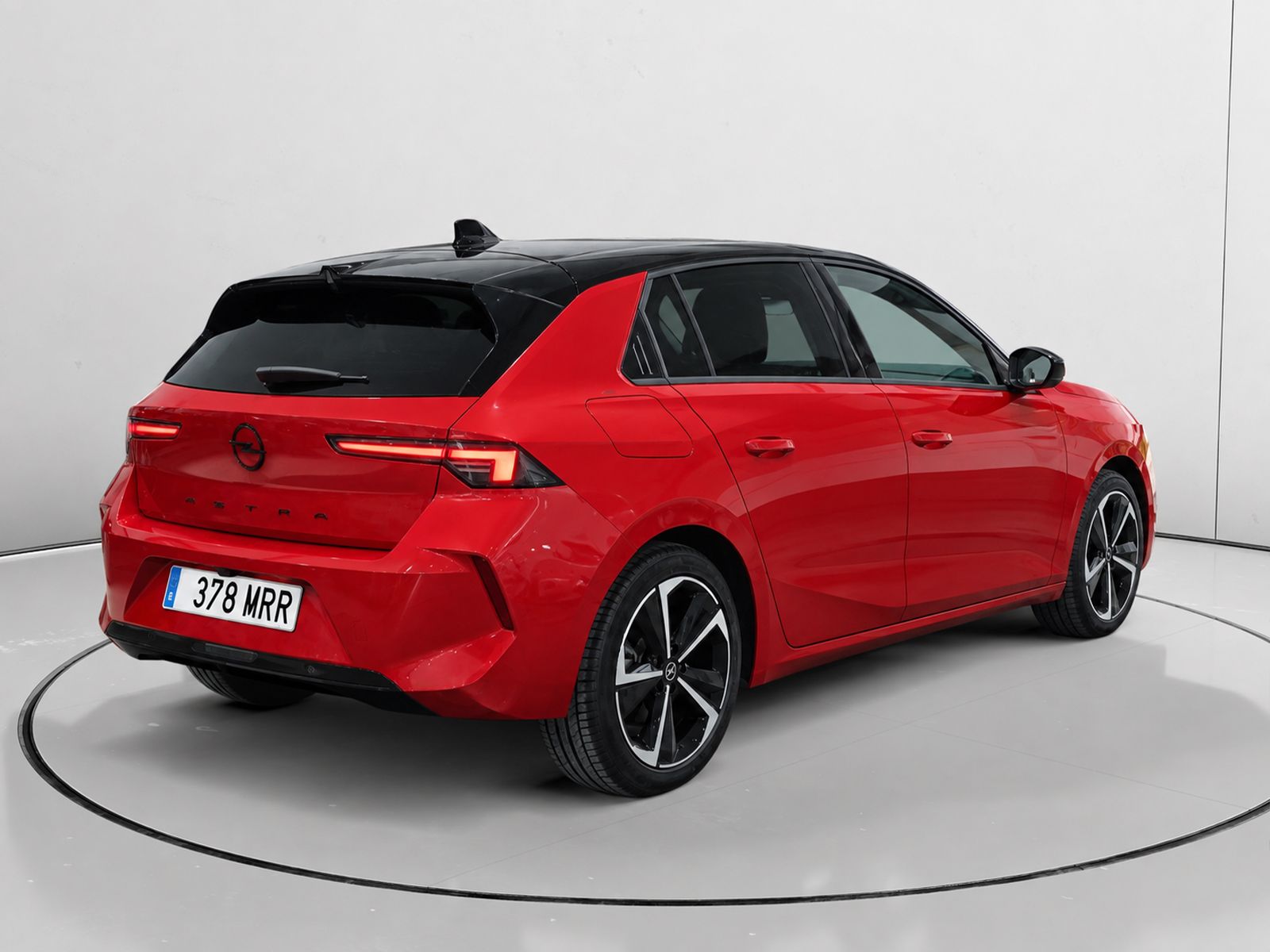 Opel Astra 1.2 Turbo XHT GS - foto 3