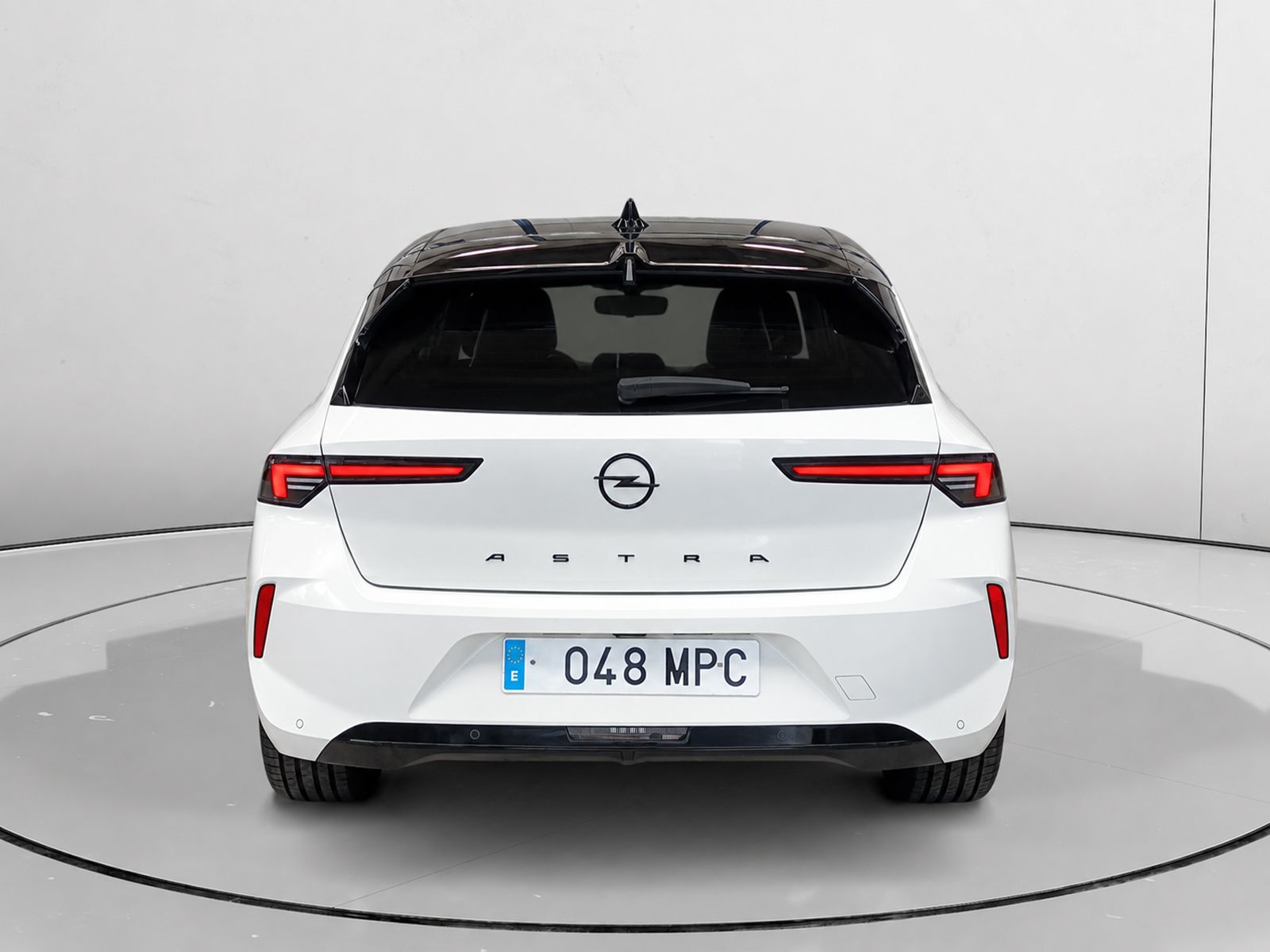 Opel Astra 1.2 Turbo XHT GS - foto 4