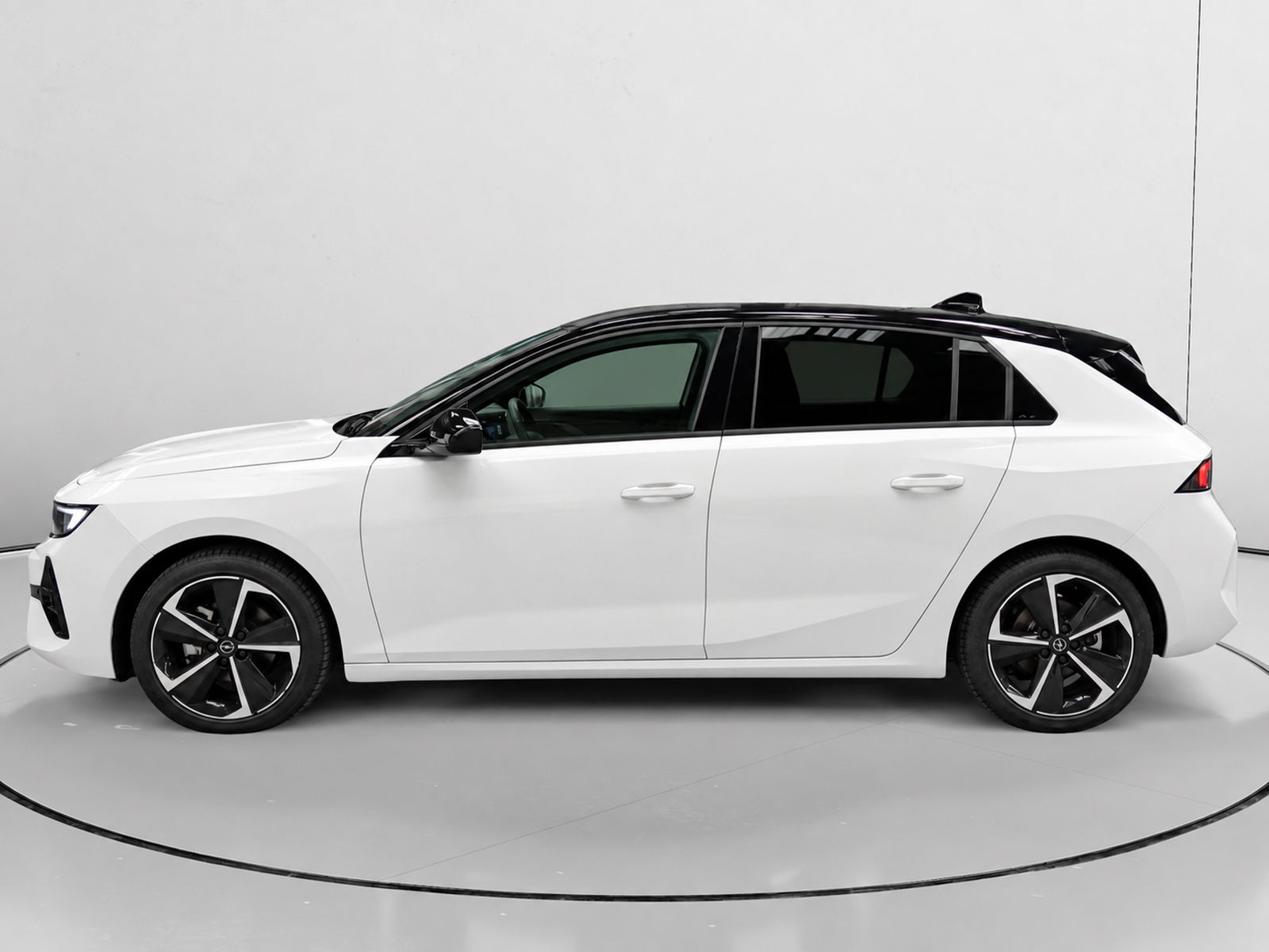 Opel Astra 1.2 Turbo XHT GS - foto 6