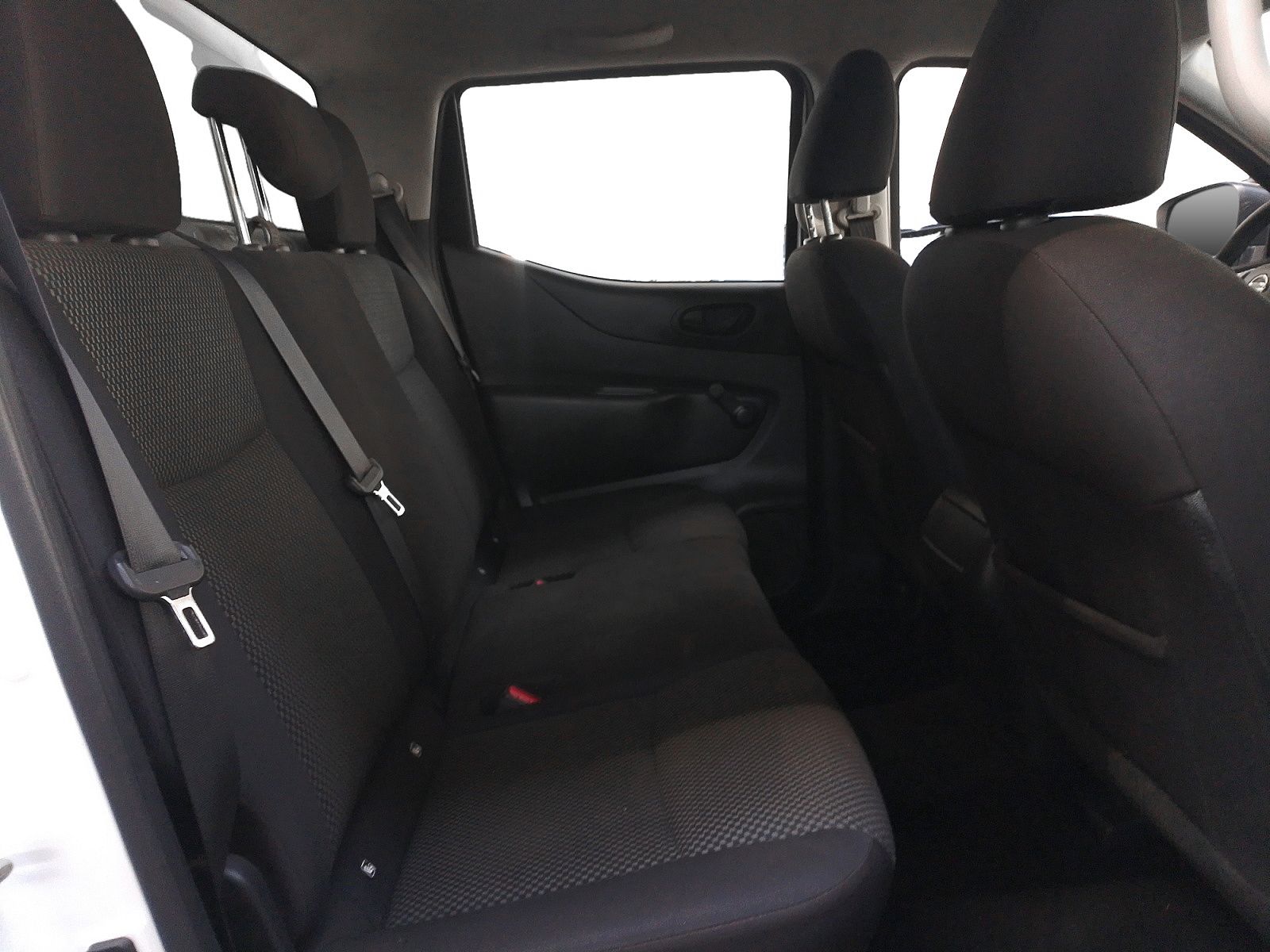 Nissan Navara PickUp 2.3 dCi Doble Cabina Visia - foto 12