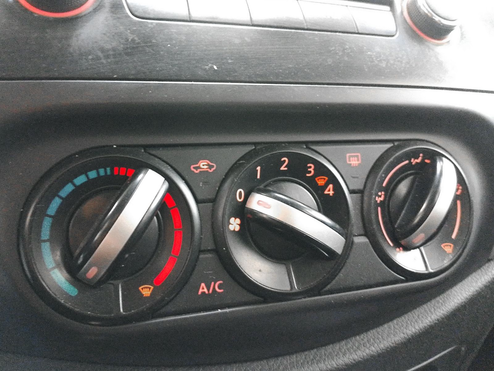 Nissan Navara PickUp 2.3 dCi Doble Cabina Visia - foto 18