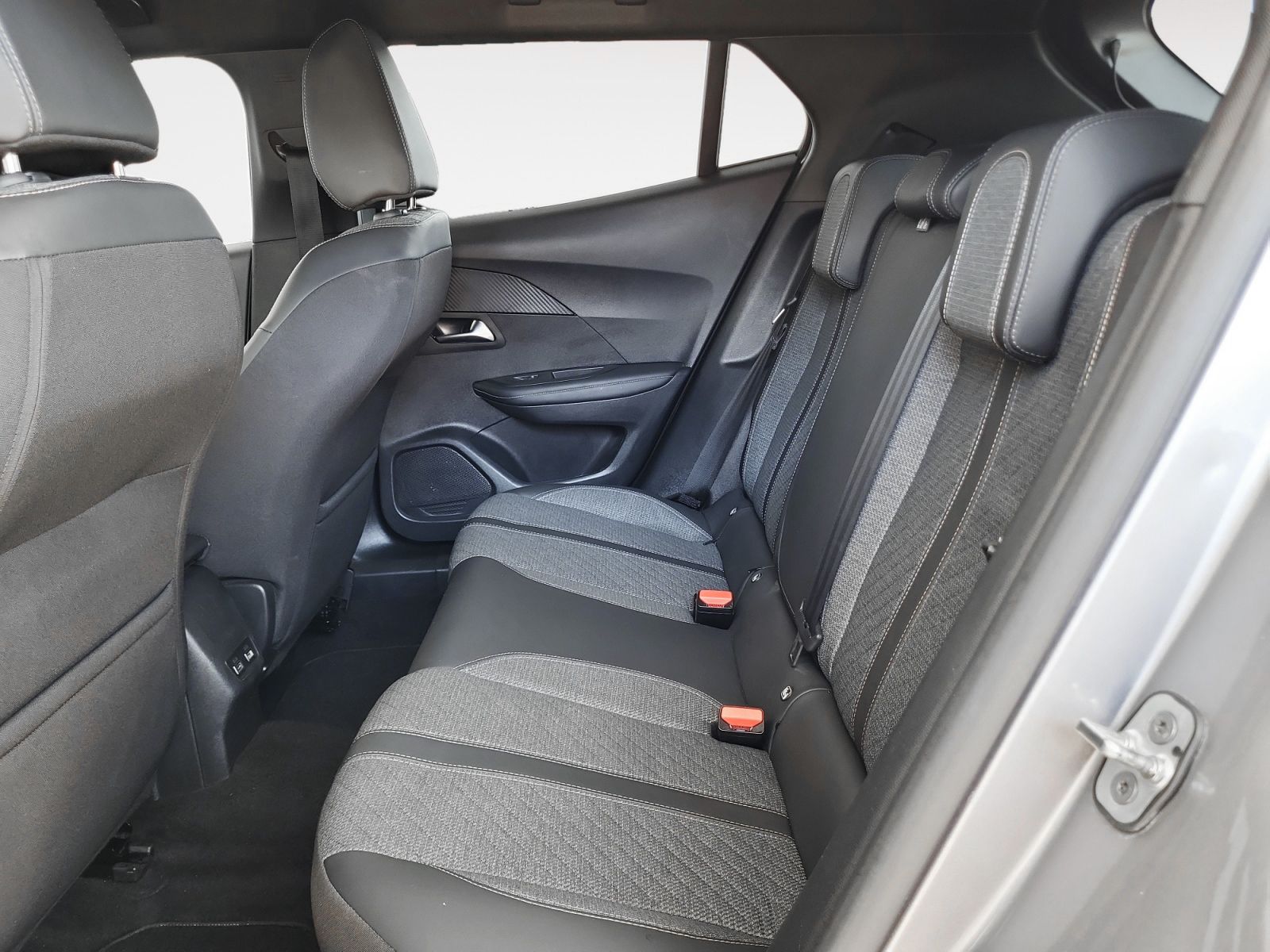 Peugeot 2008 PureTech 100 Allure - foto 12